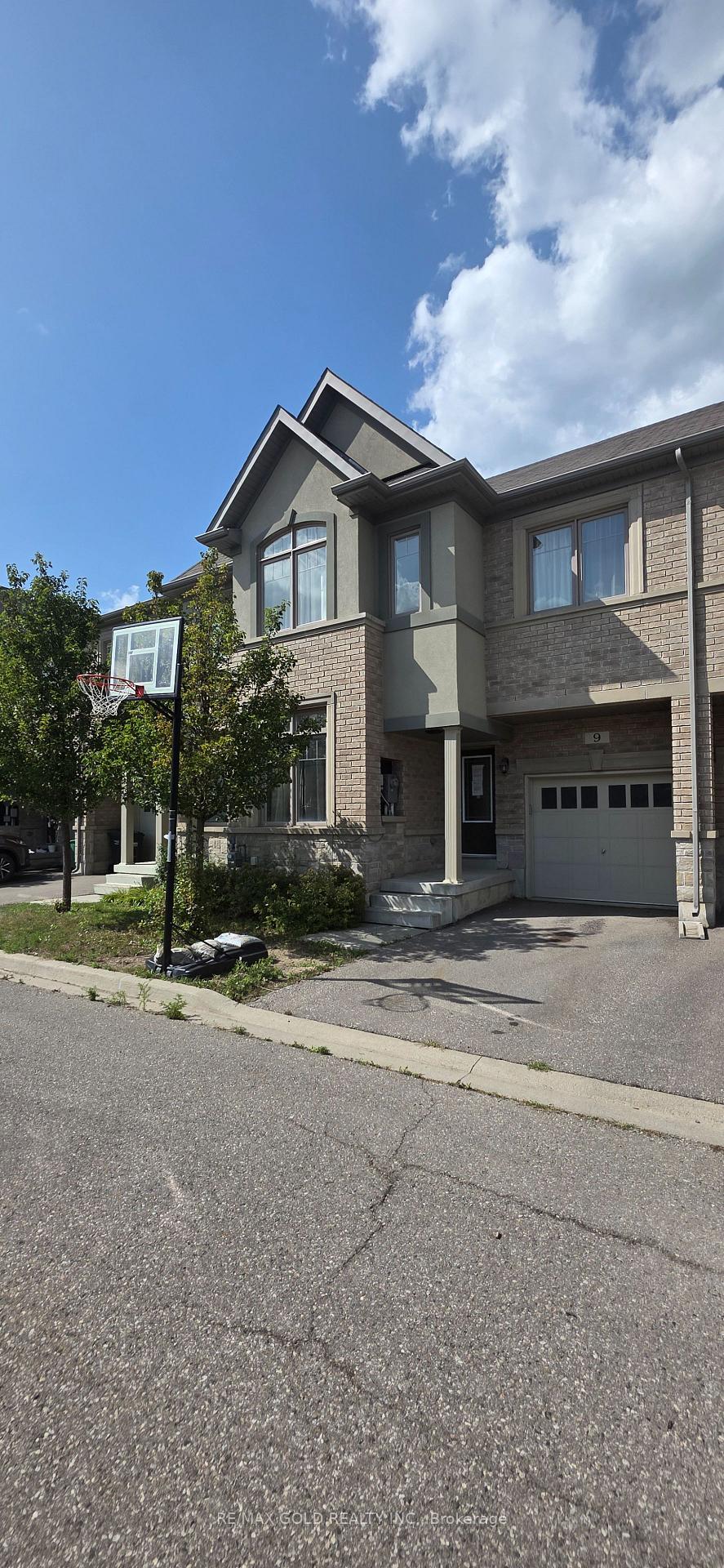 Photo 3 of 9 Oliana Way, Brampton, Bram West — HOMEH
