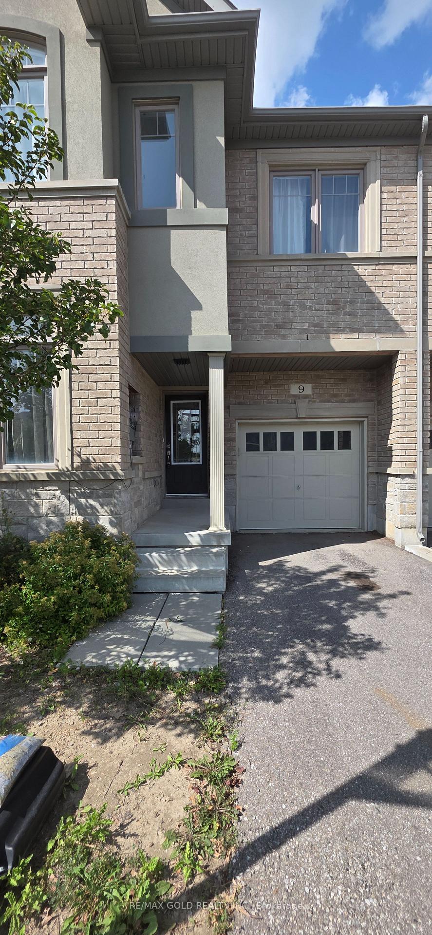 Photo 5 of 9 Oliana Way, Brampton, Bram West — HOMEH