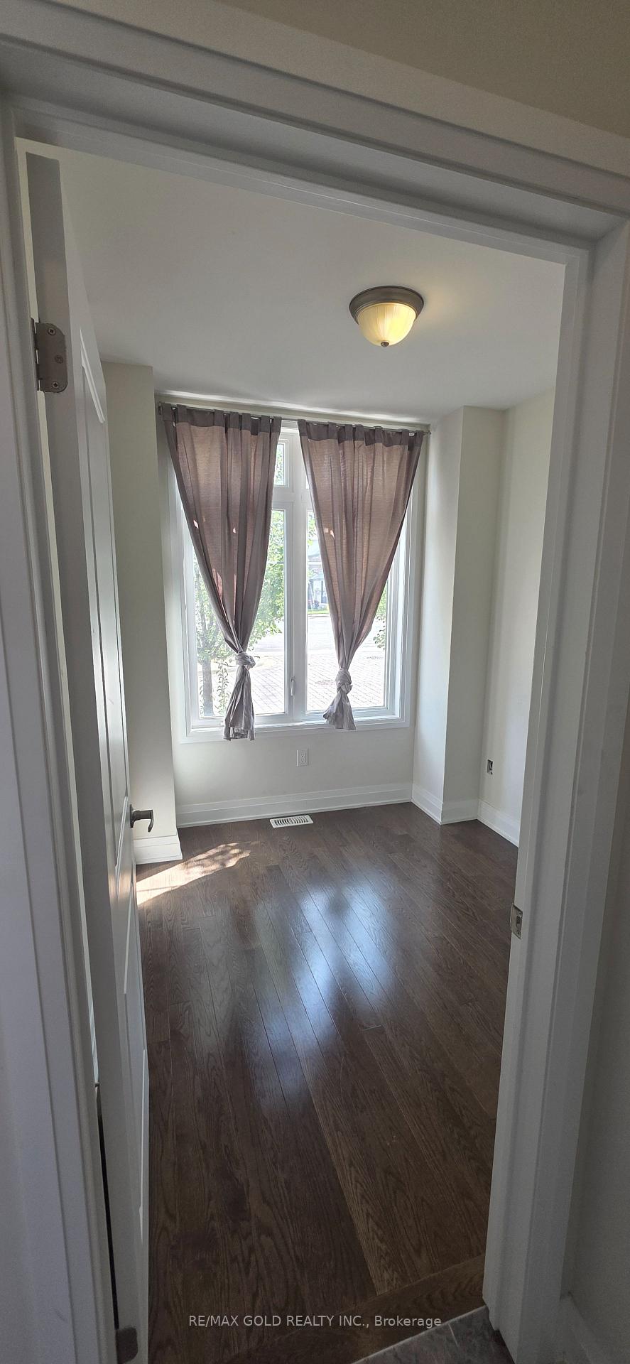 Photo 15 of 9 Oliana Way, Brampton, Bram West — HOMEH