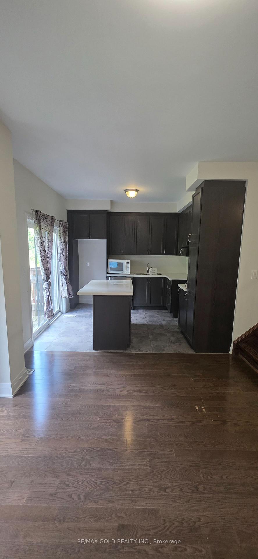 Photo 19 of 9 Oliana Way, Brampton, Bram West — HOMEH