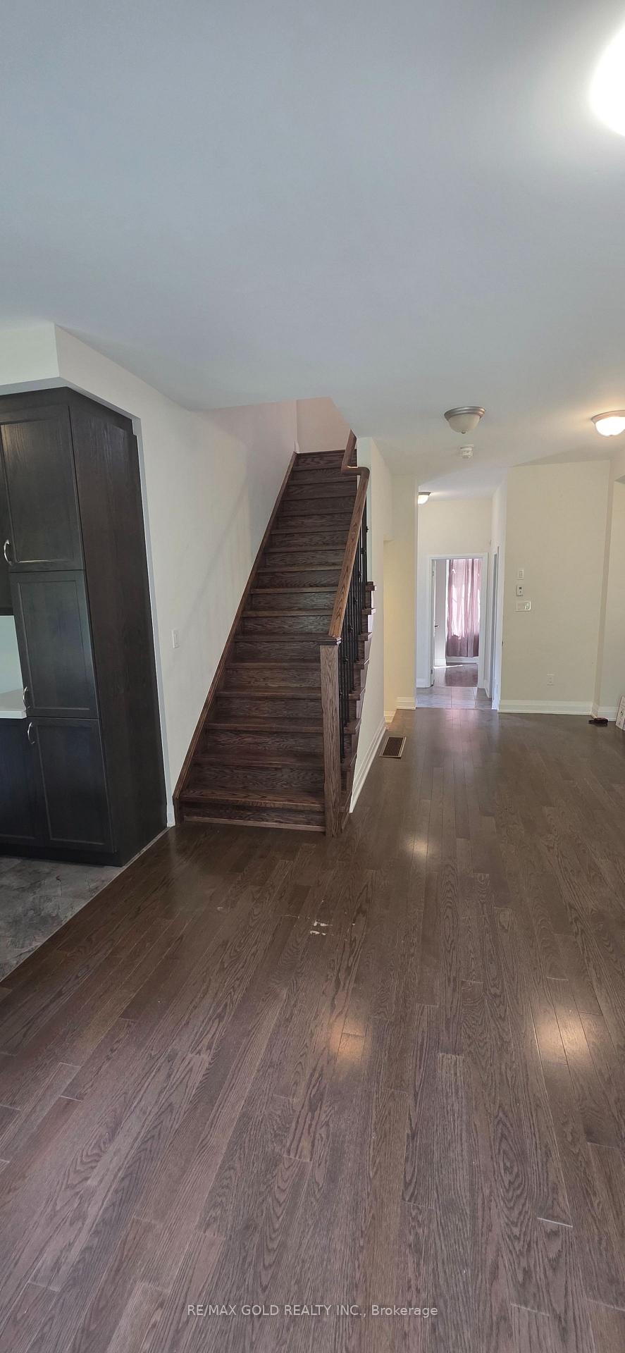 Photo 21 of 9 Oliana Way, Brampton, Bram West — HOMEH