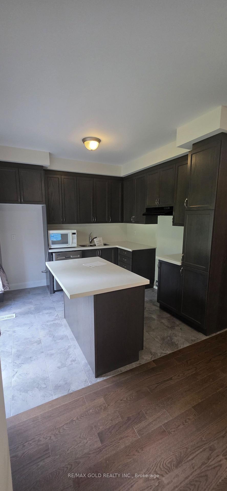 Photo 23 of 9 Oliana Way, Brampton, Bram West — HOMEH
