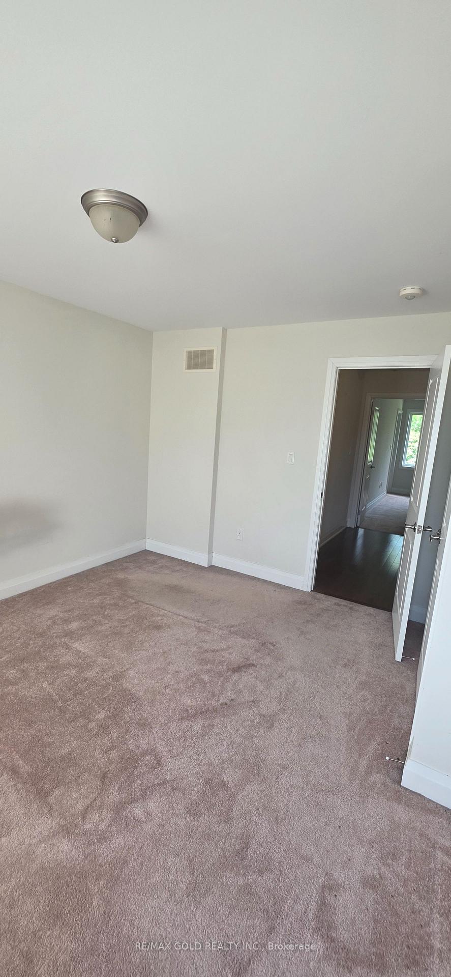 Photo 39 of 9 Oliana Way, Brampton, Bram West — HOMEH