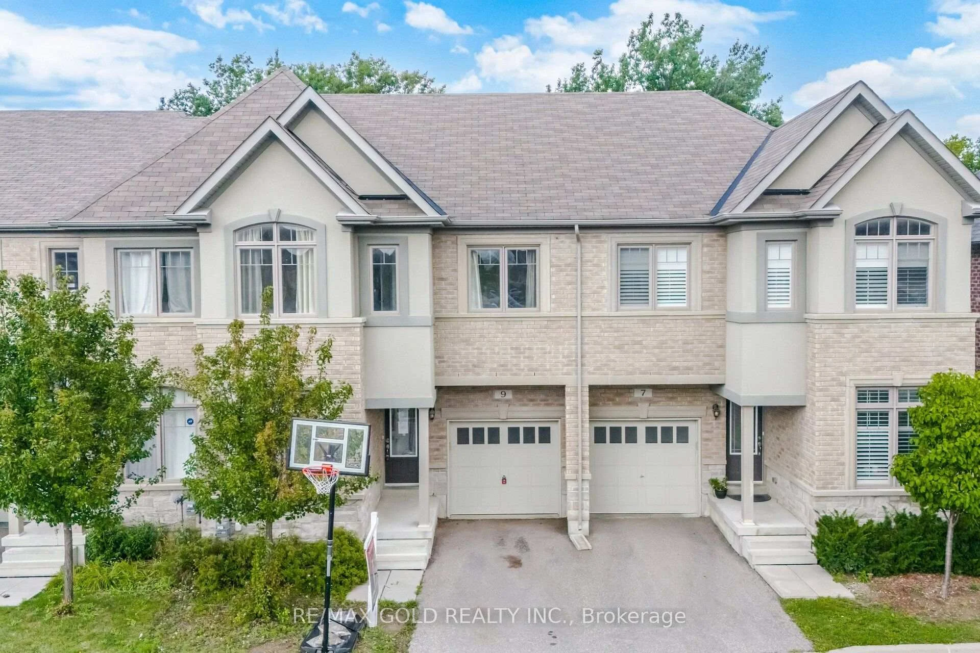 Photo 1 of 9 Oliana Way, Brampton, Bram West — HOMEH