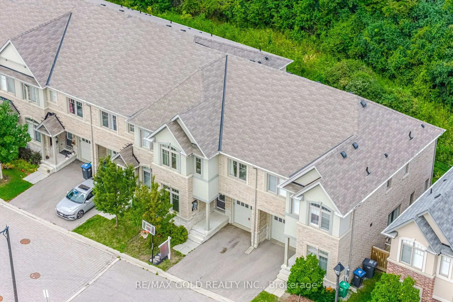 Photo 4 of 9 Oliana Way, Brampton, Bram West — HOMEH