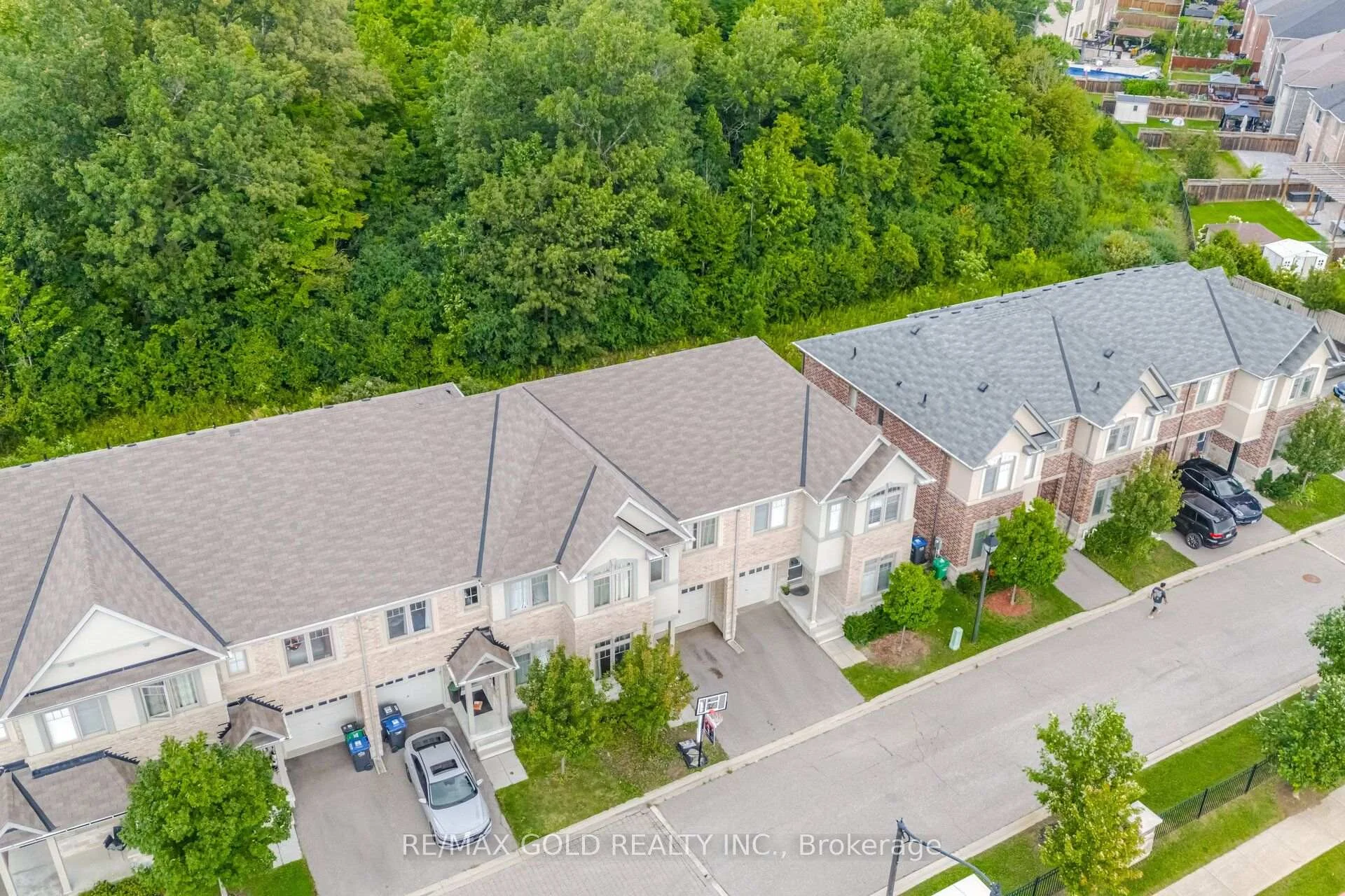 Photo 10 of 9 Oliana Way, Brampton, Bram West — HOMEH
