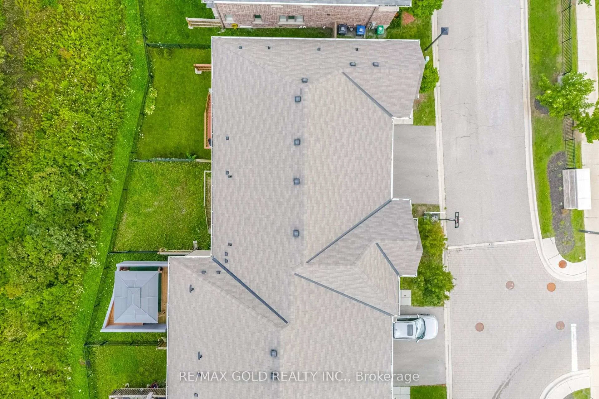 Photo 12 of 9 Oliana Way, Brampton, Bram West — HOMEH