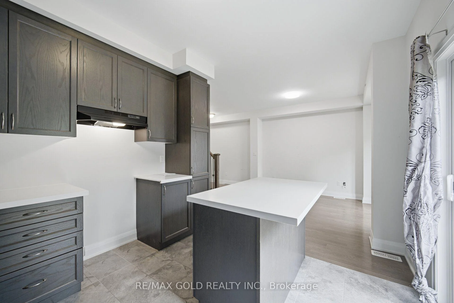 Photo 40 of 9 Oliana Way, Brampton, Bram West — HOMEH