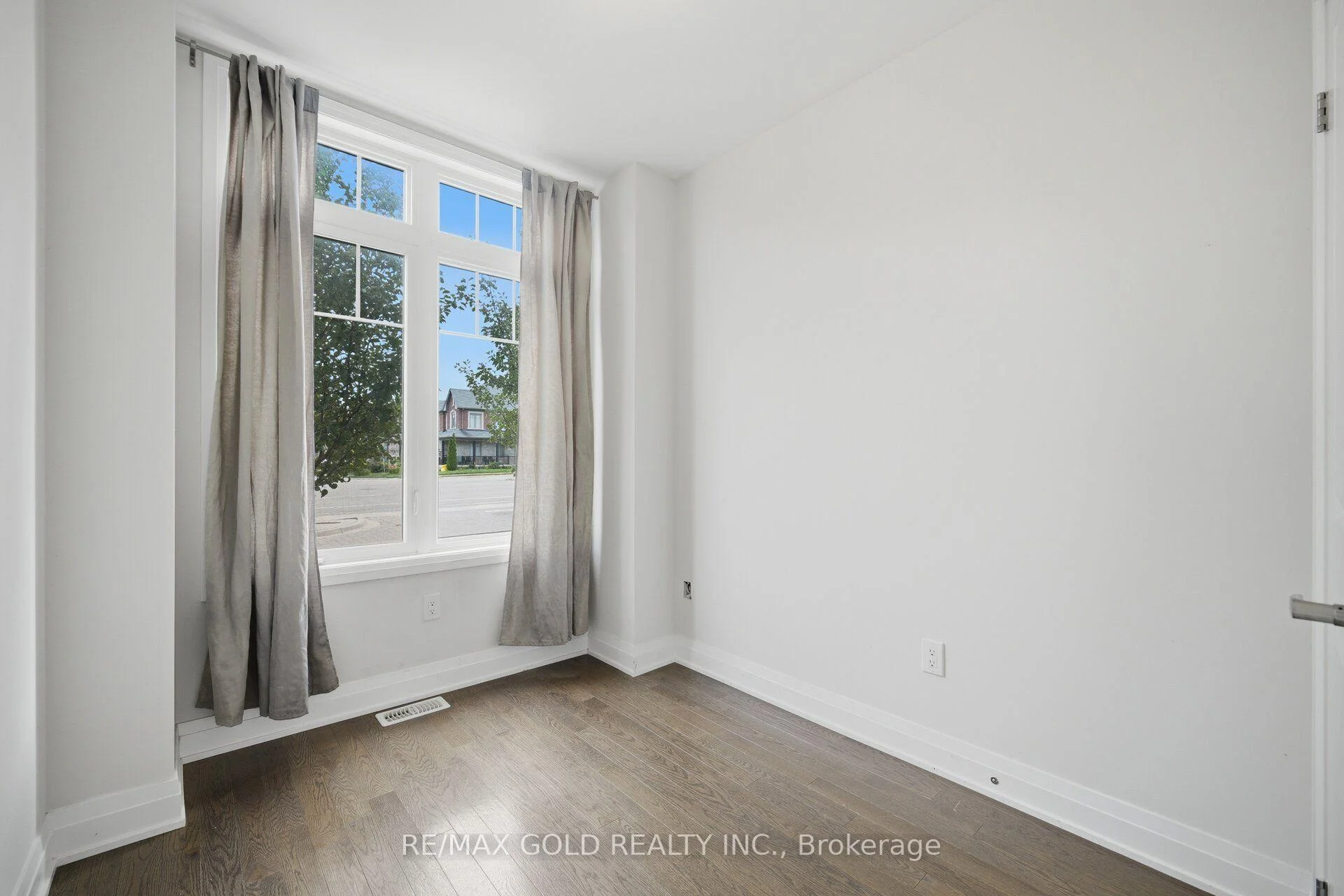Photo 42 of 9 Oliana Way, Brampton, Bram West — HOMEH