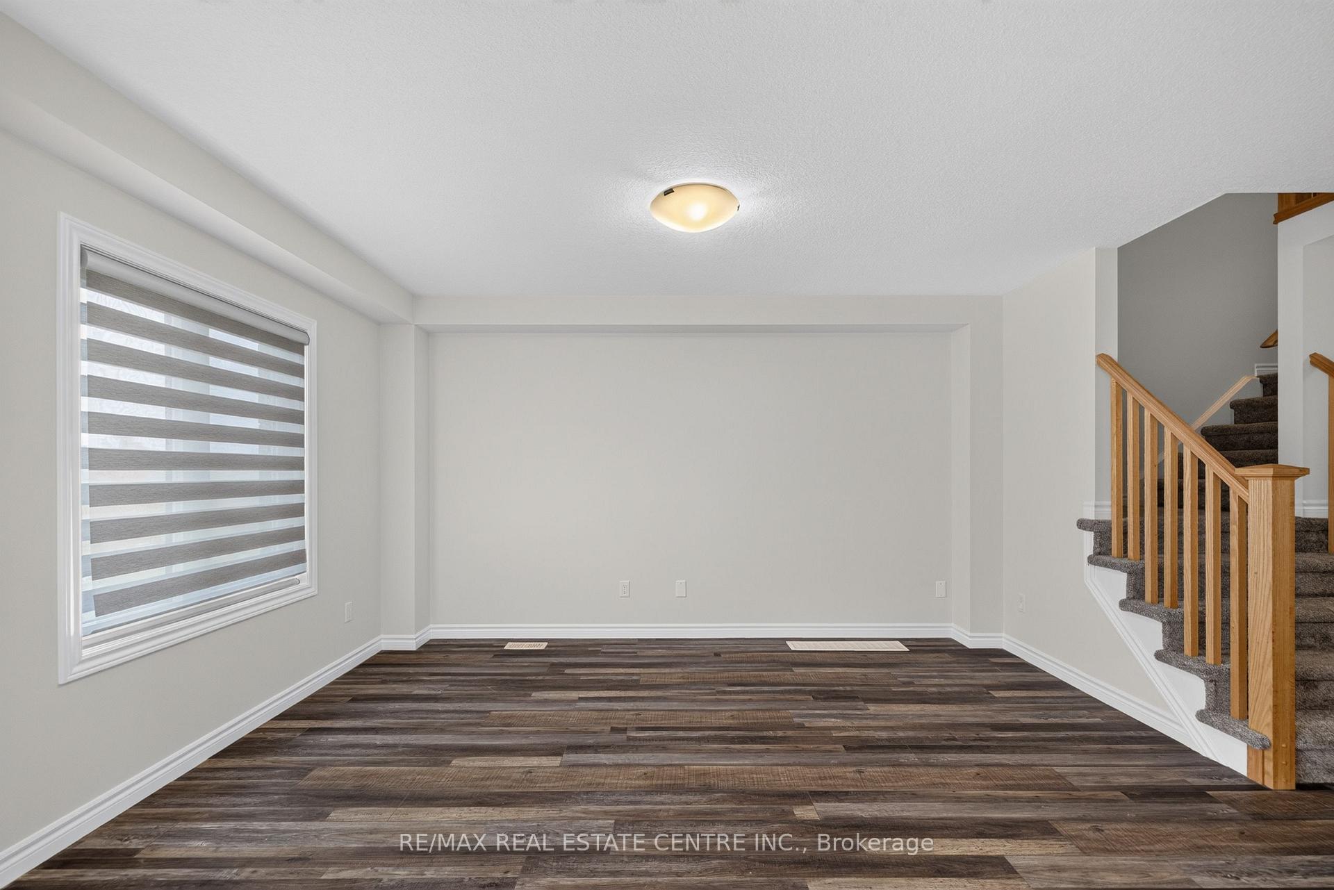 Photo 11 of 296 Bradshaw Drive, Stratford — HOMEH