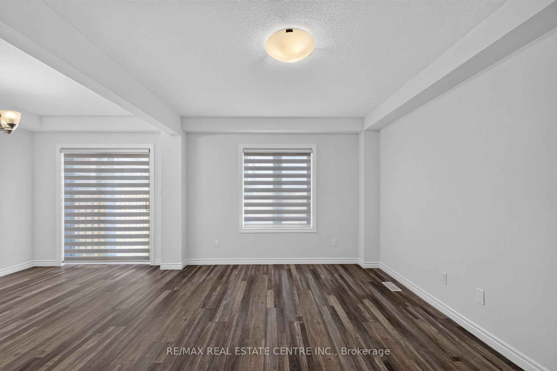 Photo 15 of 296 Bradshaw Drive, Stratford — HOMEH