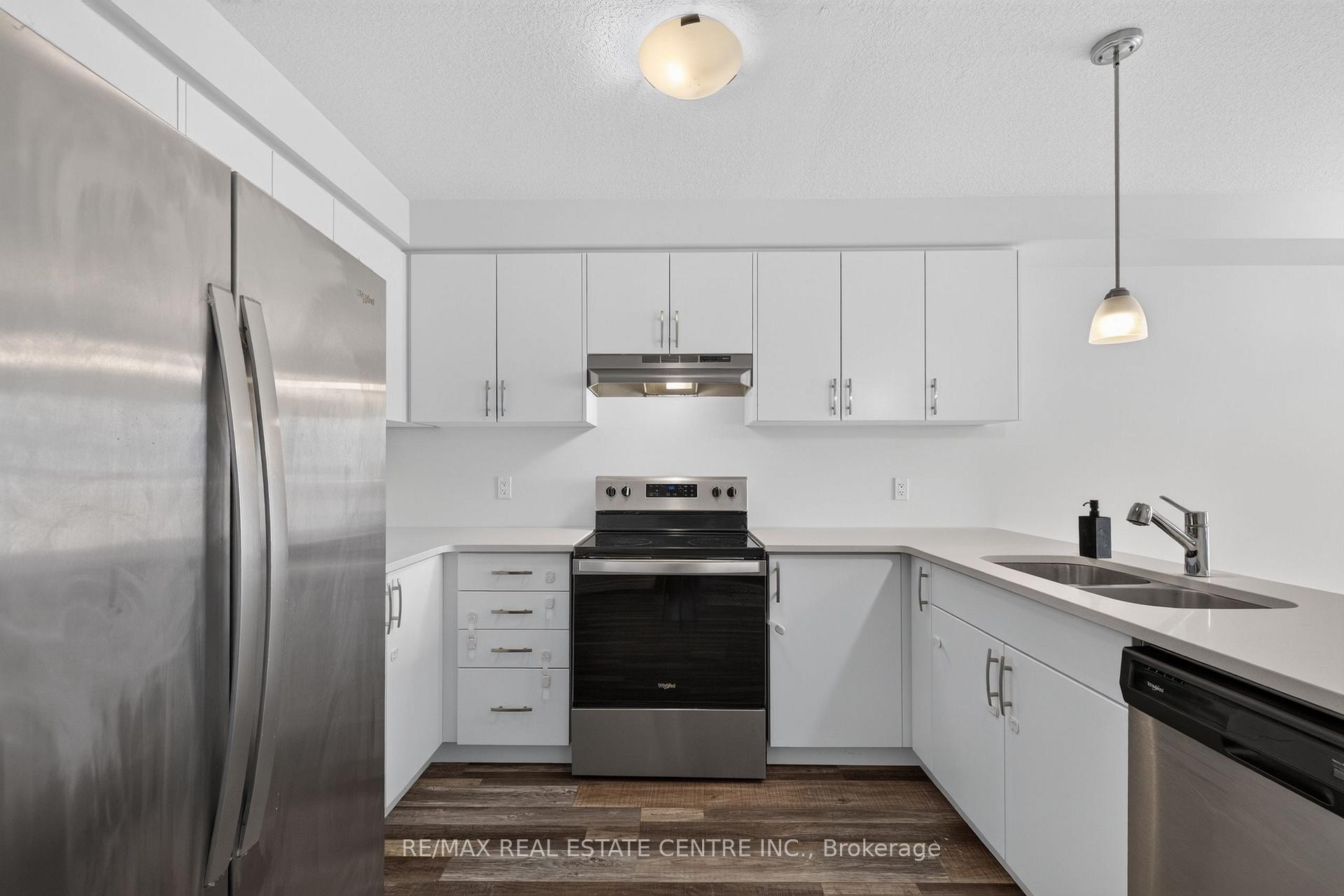 Photo 23 of 296 Bradshaw Drive, Stratford — HOMEH