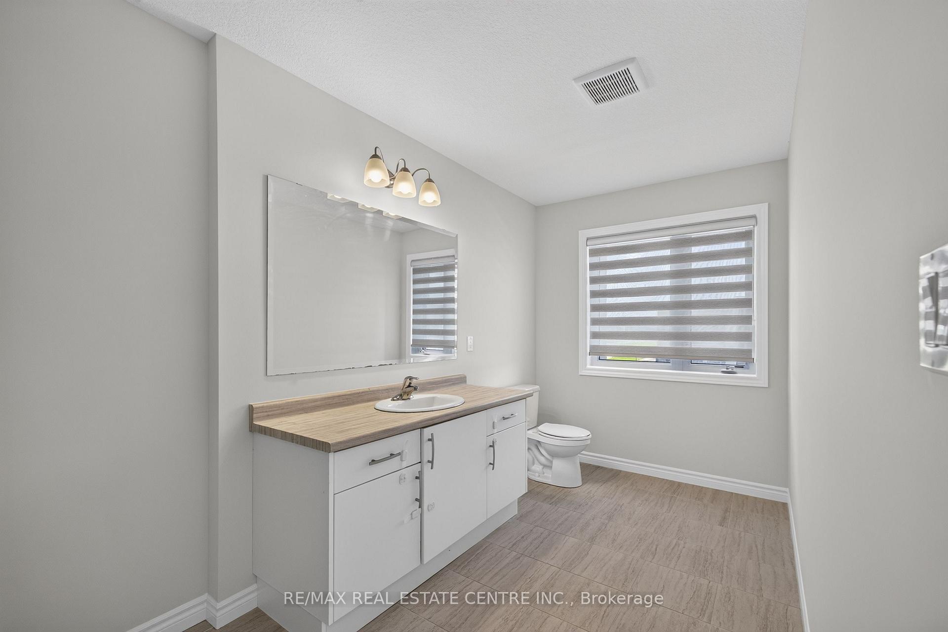 Photo 36 of 296 Bradshaw Drive, Stratford — HOMEH
