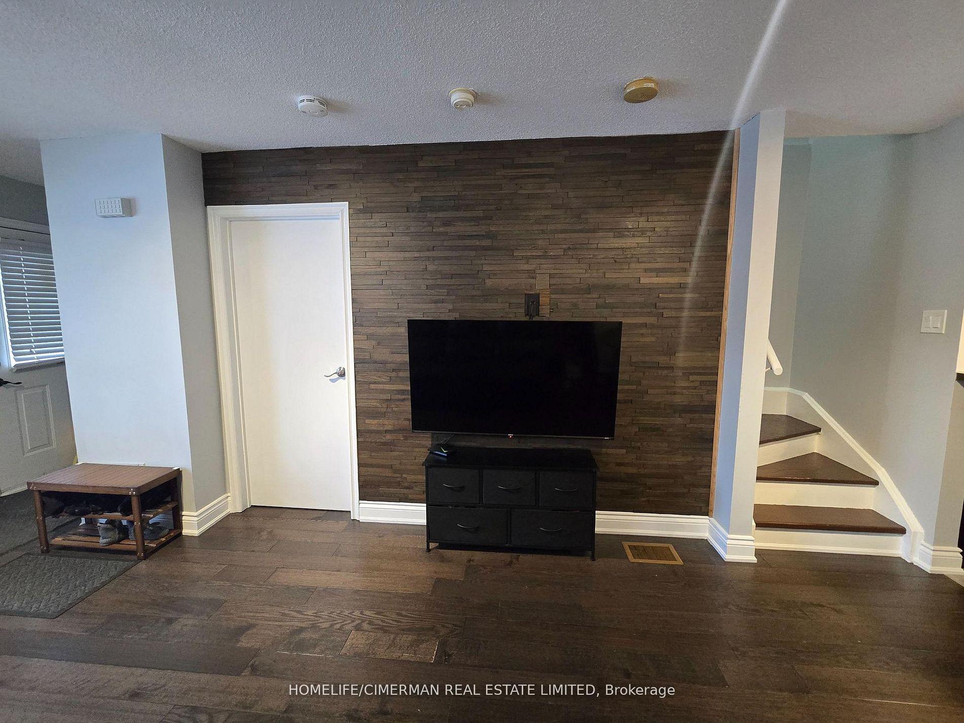 Photo 5 of Unit 6, 4277 Lawrence Avenue E, Scarborough, West Hill — HOMEH