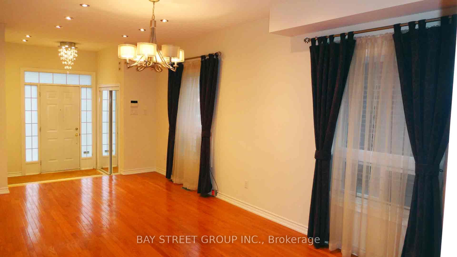 Photo 10 of 71 Ian Baron Avenue, Markham, Village Green-South Unionville — HOMEH