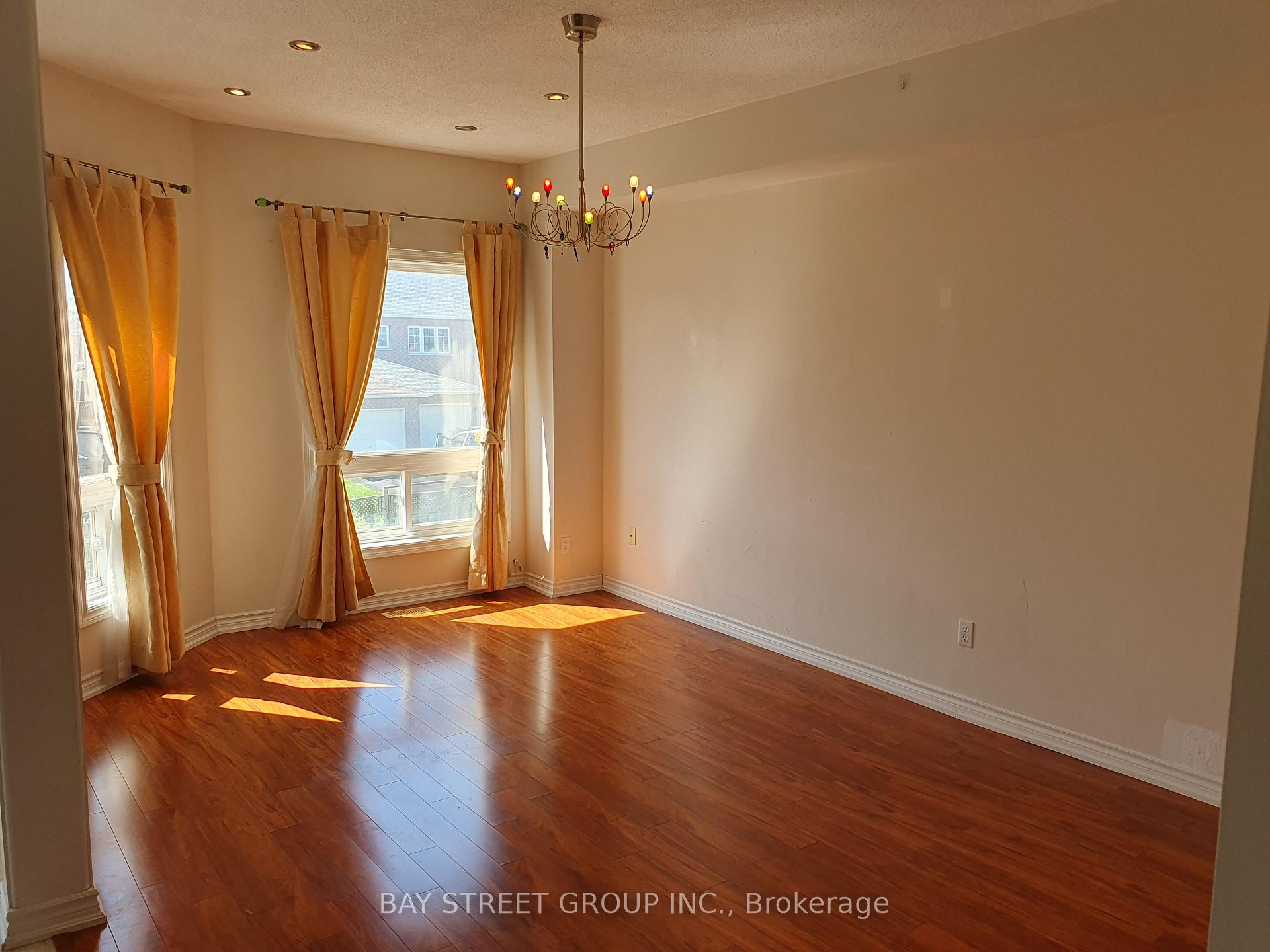 Photo 14 of 71 Ian Baron Avenue, Markham, Village Green-South Unionville — HOMEH