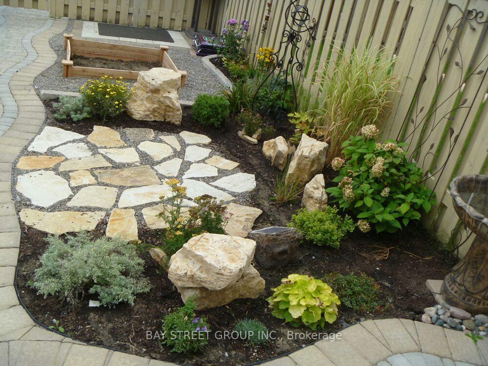 Photo 15 of 71 Ian Baron Avenue, Markham, Village Green-South Unionville — HOMEH