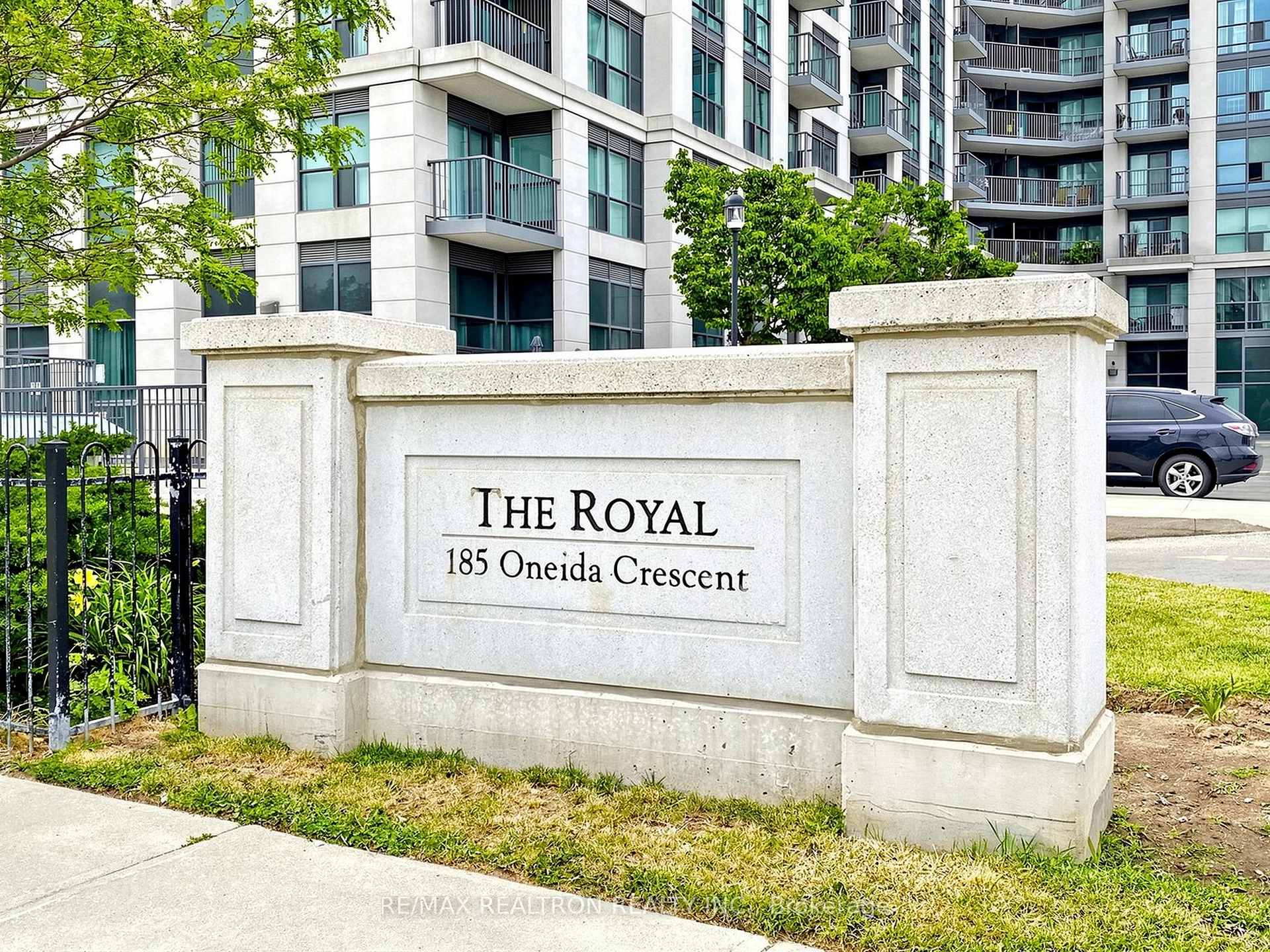 Photo 2 of Unit 918, 185 Oneida Crescent, Richmond Hill, Langstaff — HOMEH