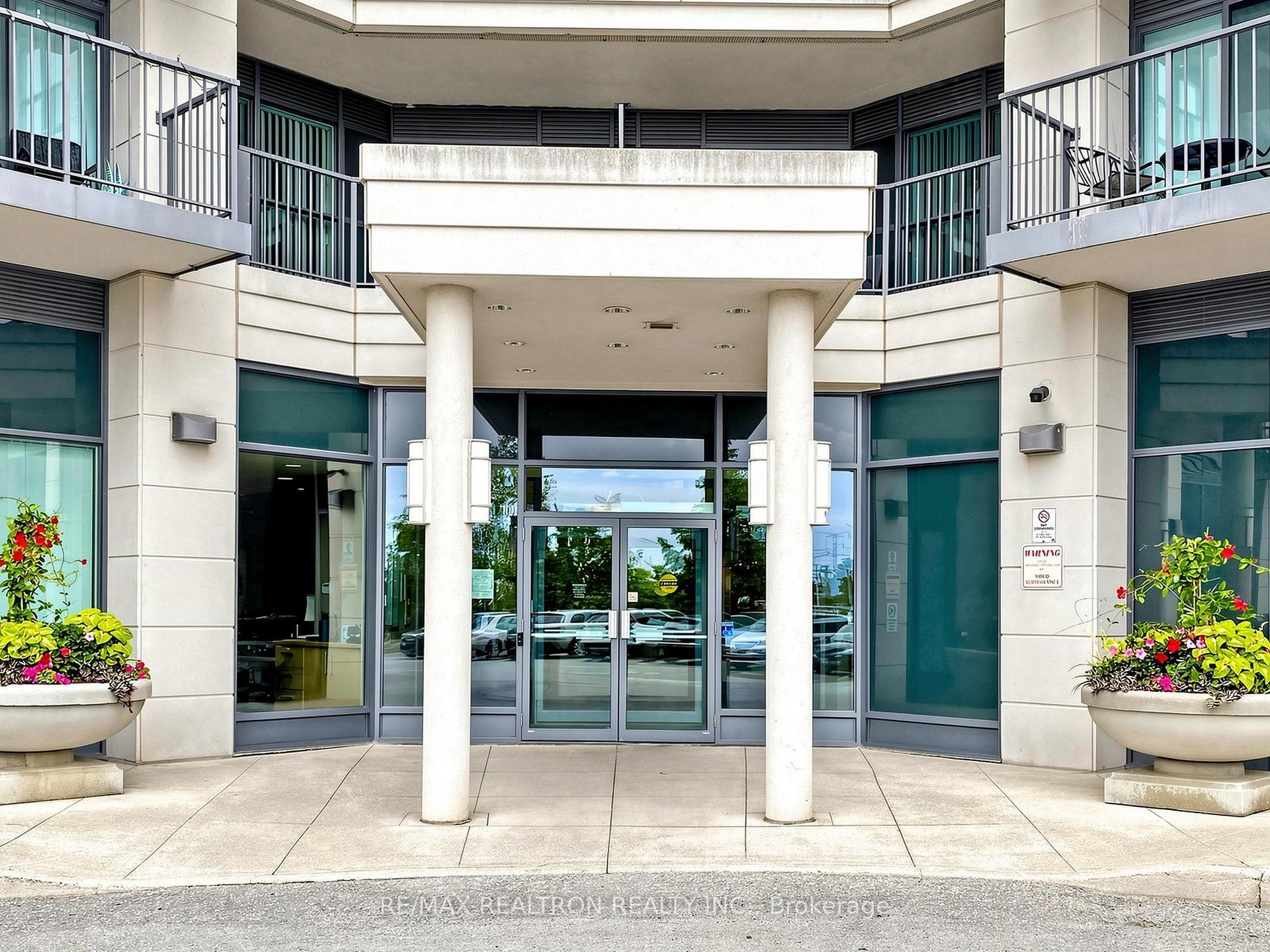 Photo 4 of Unit 918, 185 Oneida Crescent, Richmond Hill, Langstaff — HOMEH