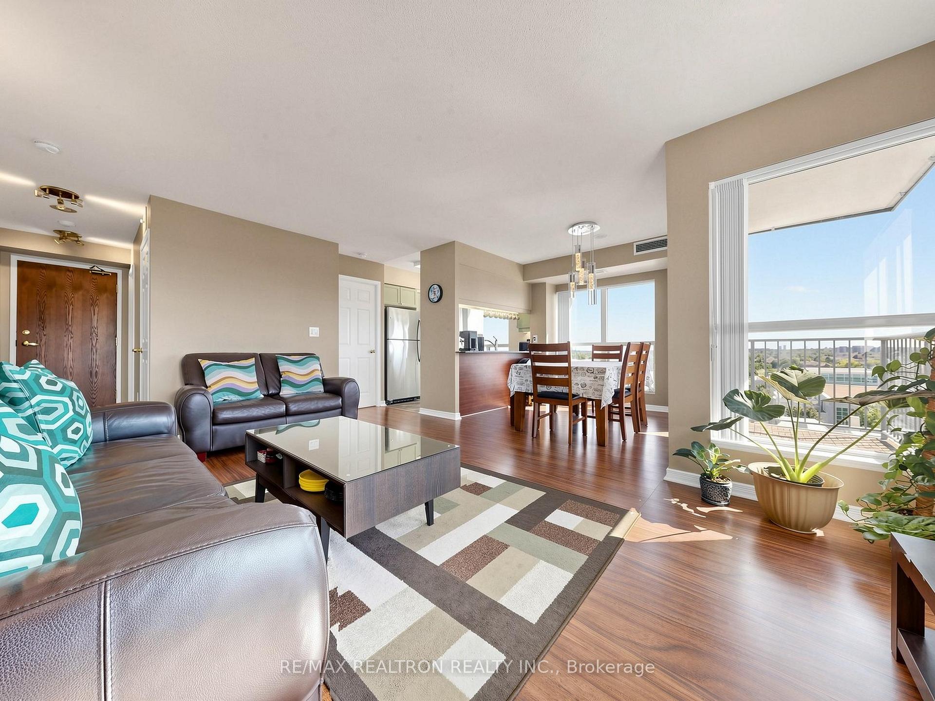 Photo 13 of Unit 918, 185 Oneida Crescent, Richmond Hill, Langstaff — HOMEH