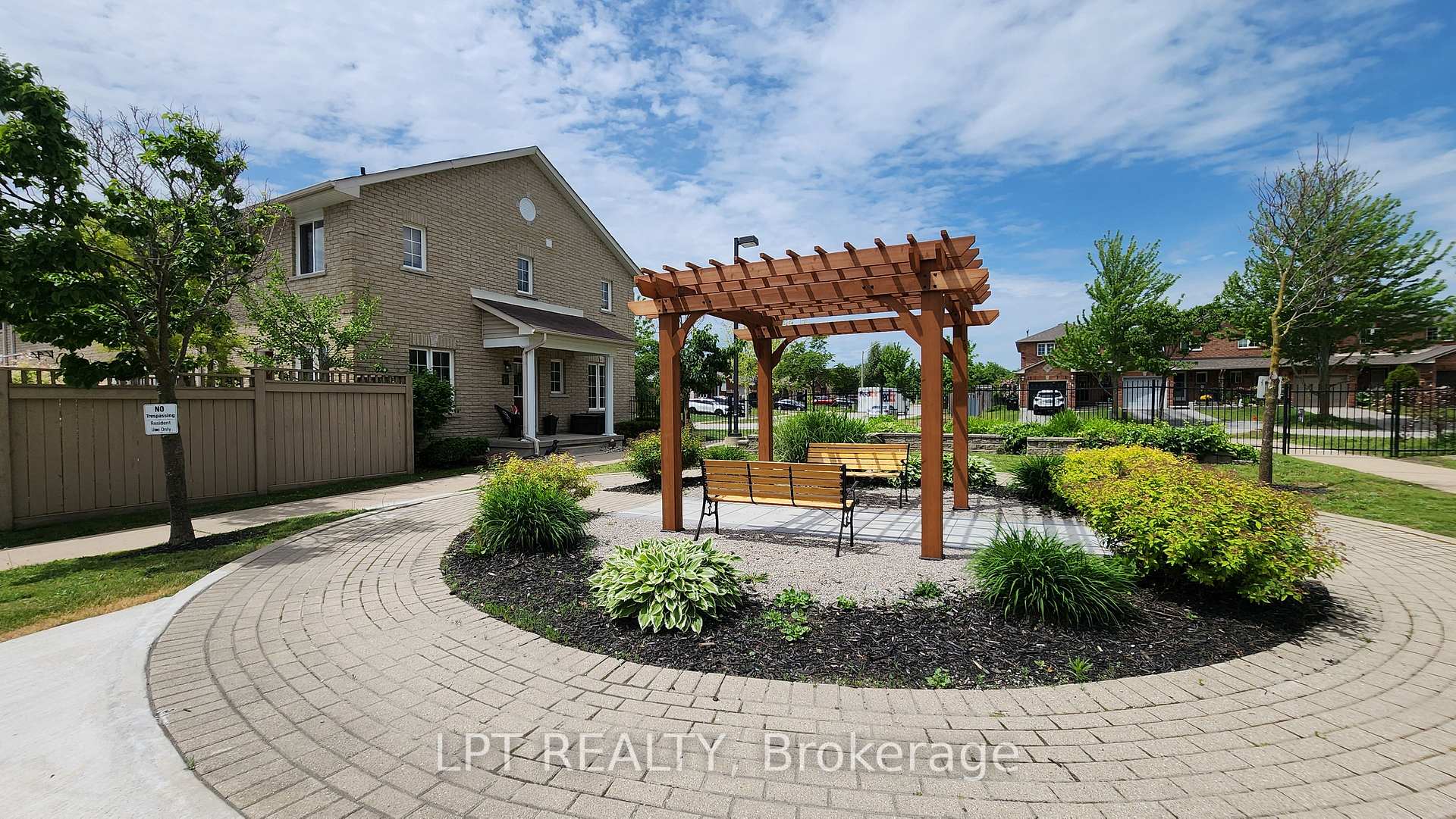 Photo 26 of 17 Silver Maple Crescent, Barrie, Holly — HOMEH