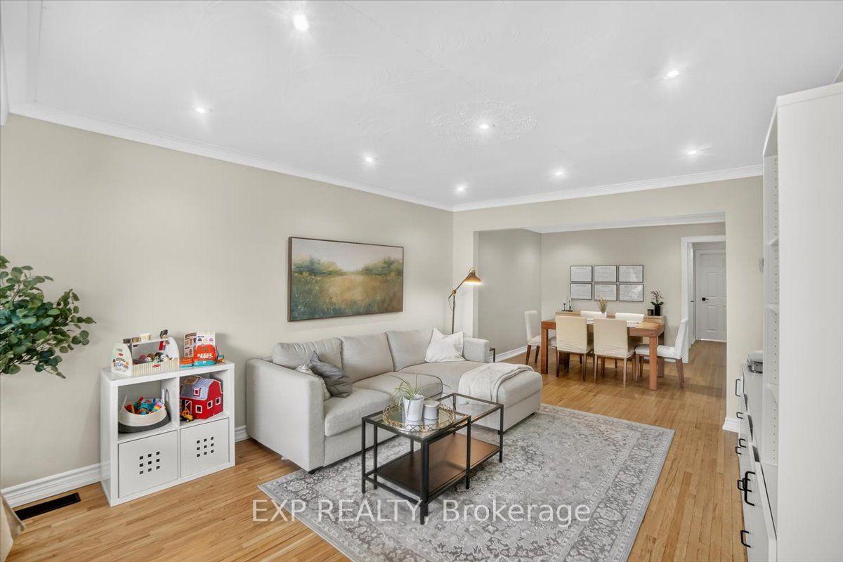 Photo 5 of 39 Prouse Drive, Brampton, Brampton North — HOMEH