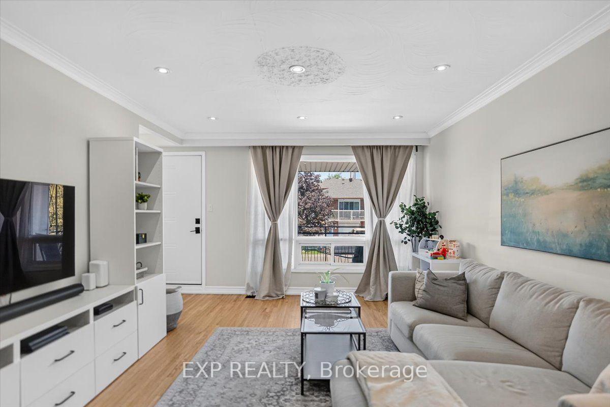 Photo 7 of 39 Prouse Drive, Brampton, Brampton North — HOMEH