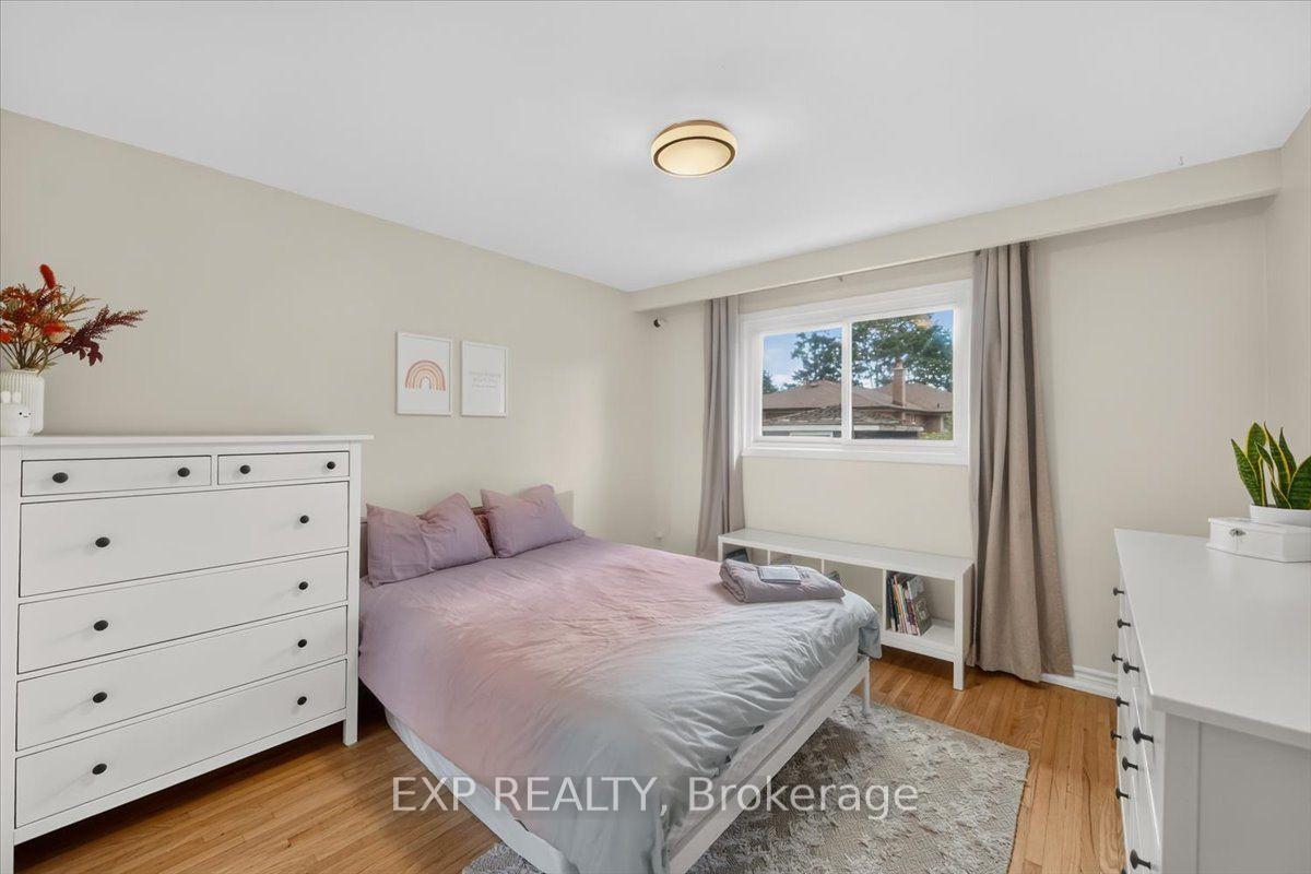 Photo 12 of 39 Prouse Drive, Brampton, Brampton North — HOMEH