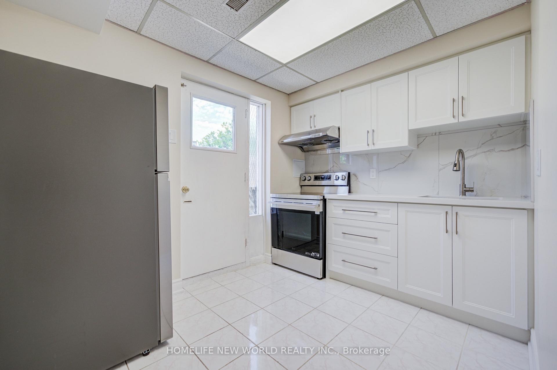 Photo 4 of 46 Tineta Crescent, Scarborough, Agincourt South-Malvern West — HOMEH