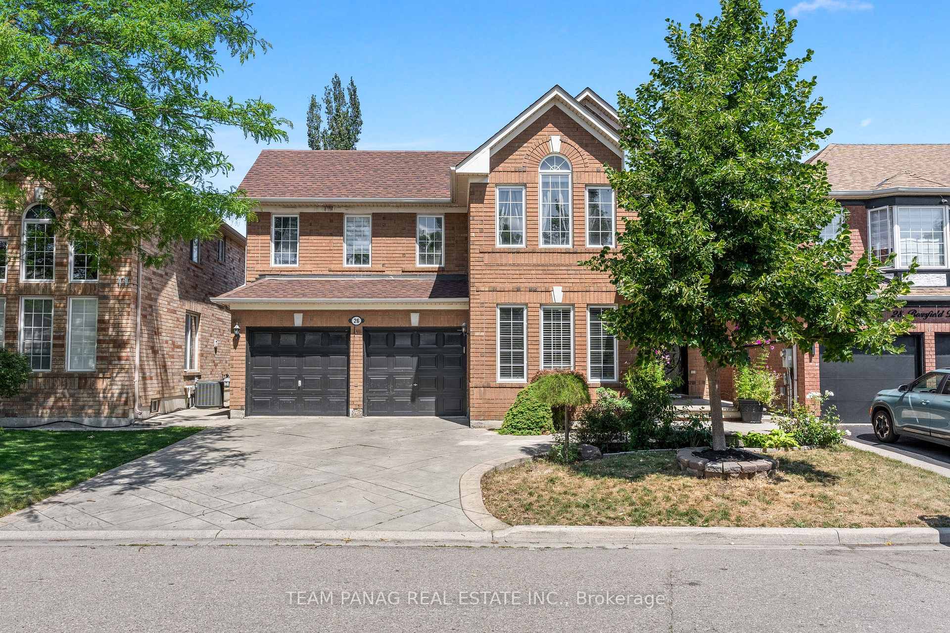Photo 2 of 26 Bowsfield Drive, Brampton, Vales of Castlemore — HOMEH