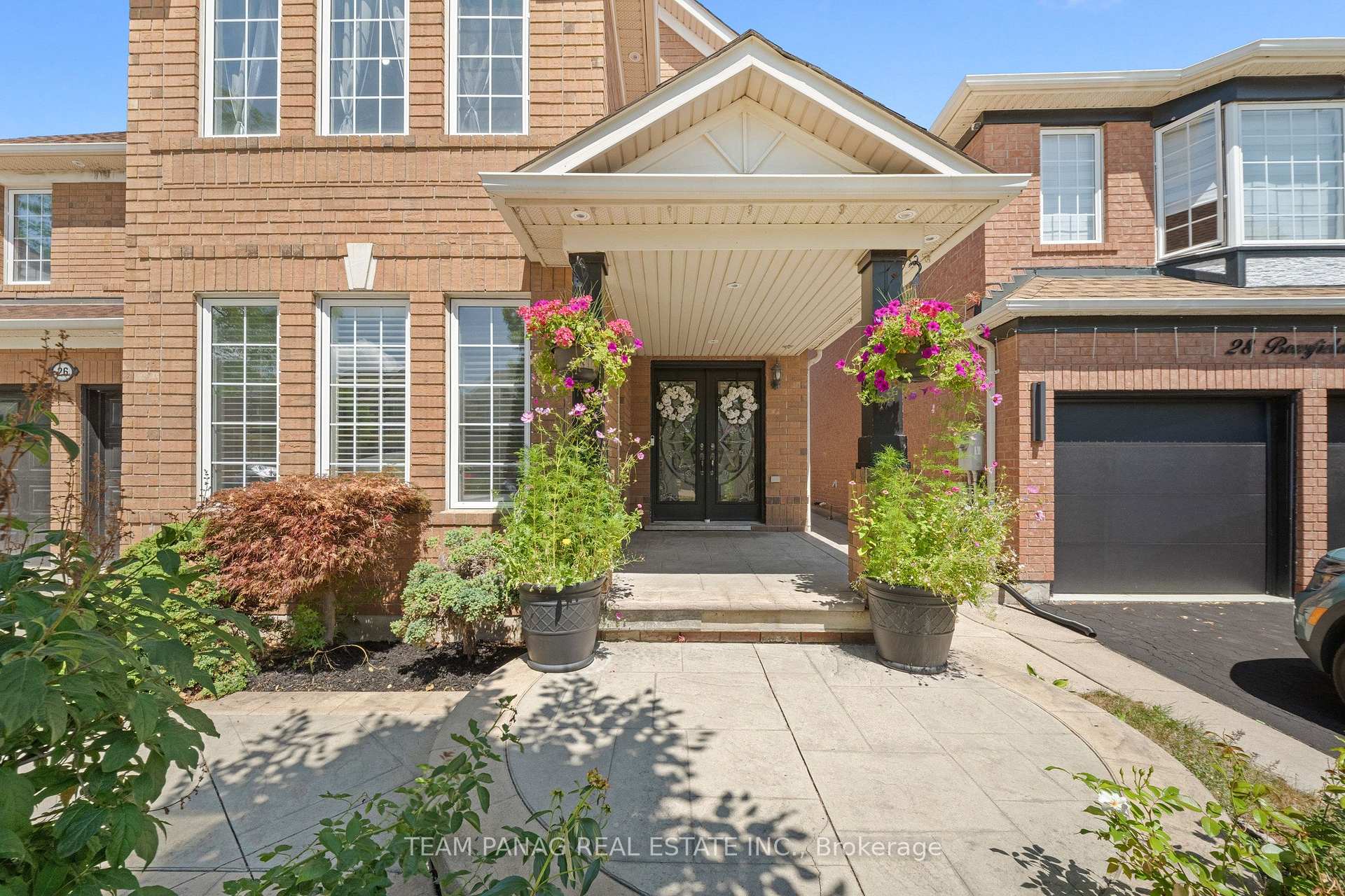 Photo 4 of 26 Bowsfield Drive, Brampton, Vales of Castlemore — HOMEH