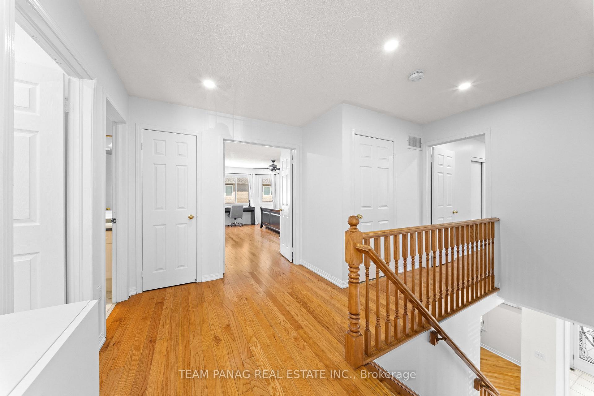 Photo 16 of 26 Bowsfield Drive, Brampton, Vales of Castlemore — HOMEH