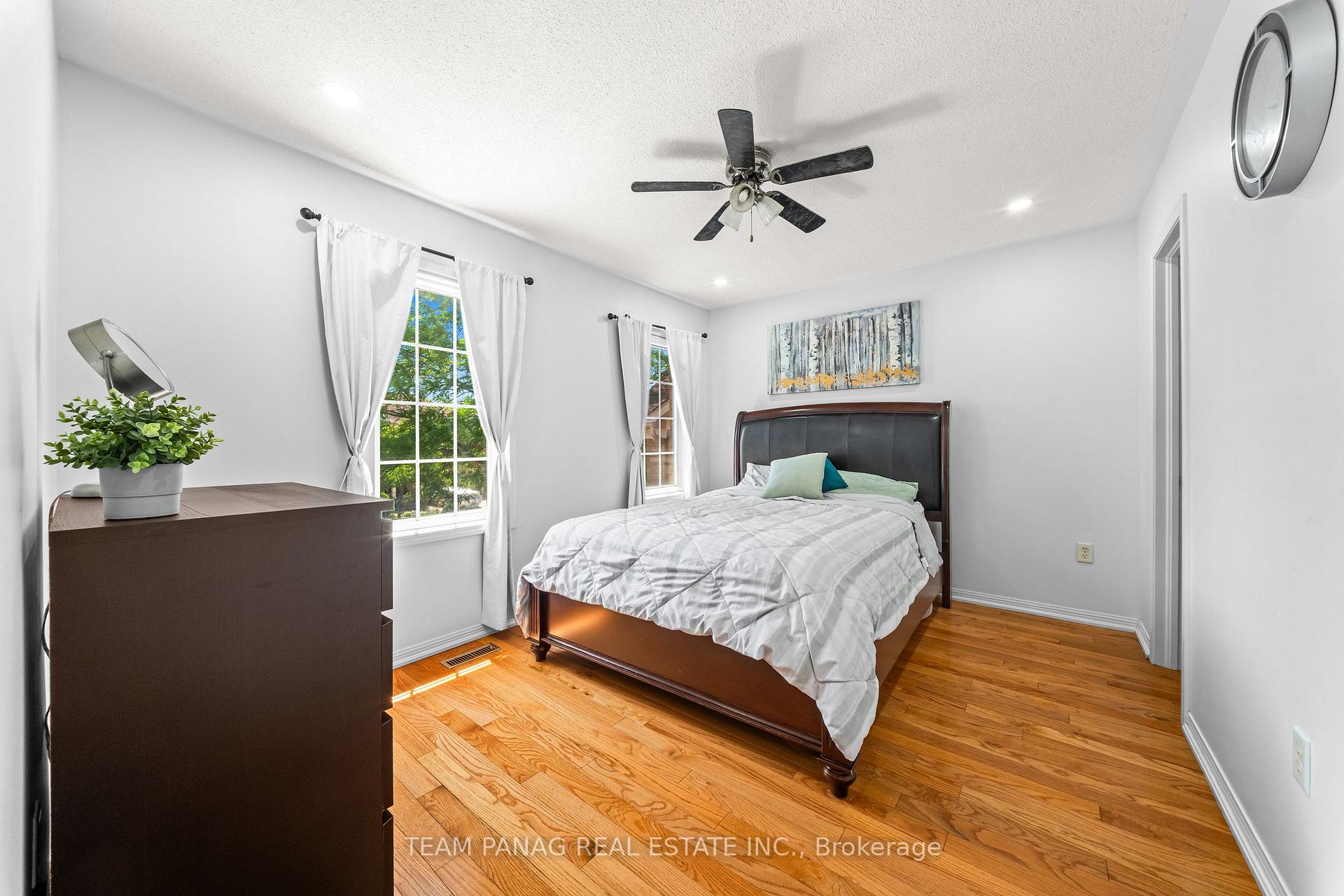 Photo 22 of 26 Bowsfield Drive, Brampton, Vales of Castlemore — HOMEH
