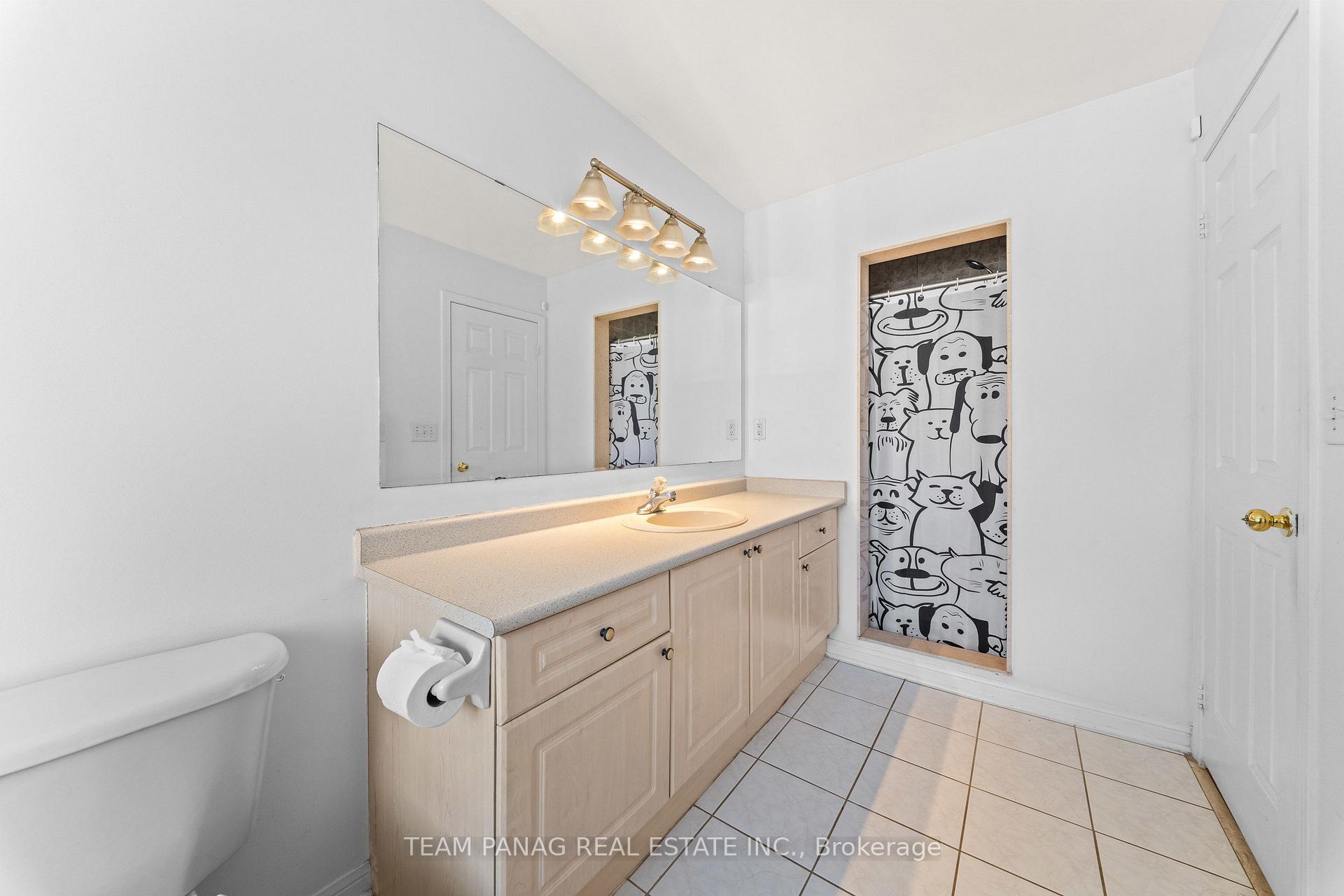 Photo 23 of 26 Bowsfield Drive, Brampton, Vales of Castlemore — HOMEH