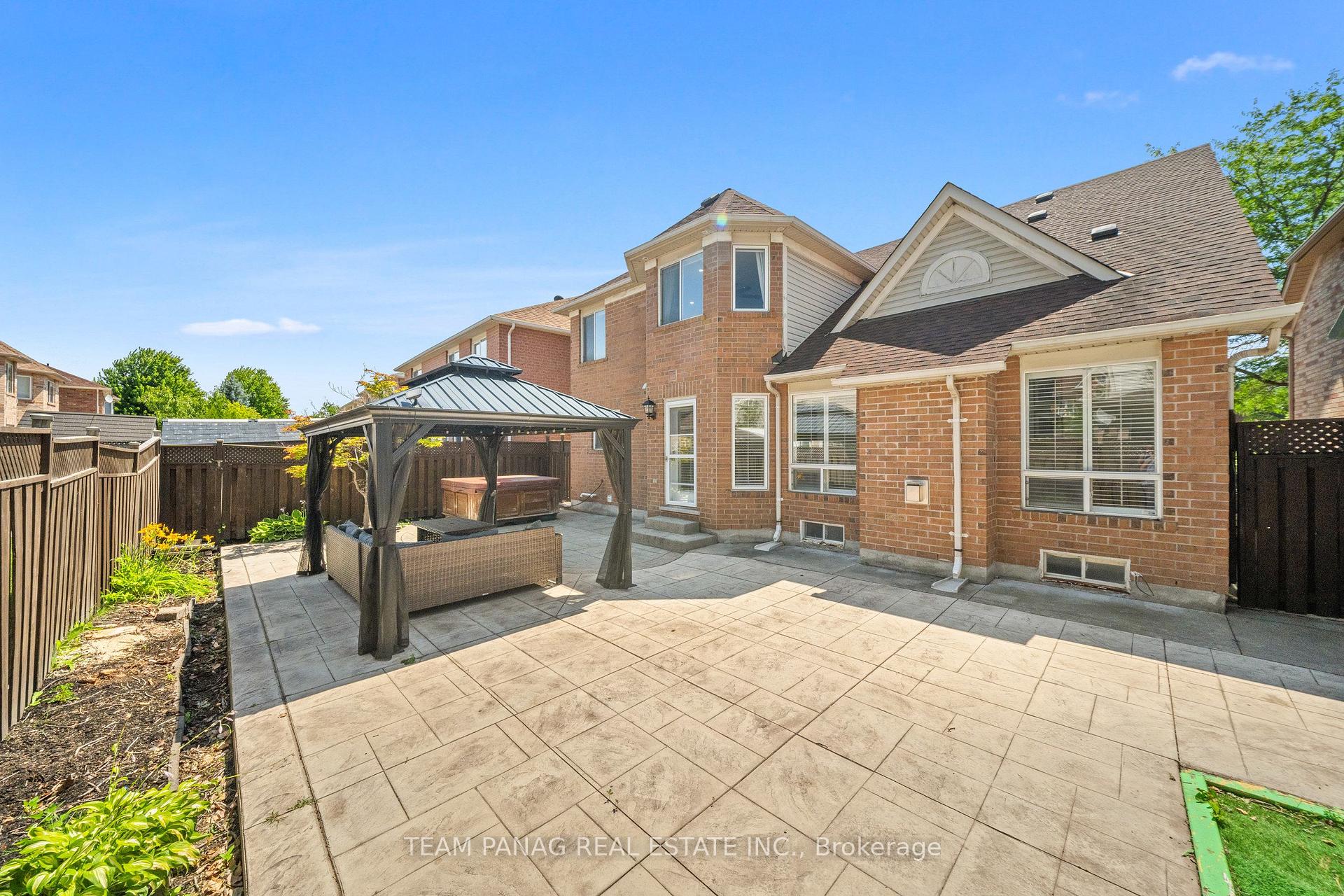 Photo 40 of 26 Bowsfield Drive, Brampton, Vales of Castlemore — HOMEH