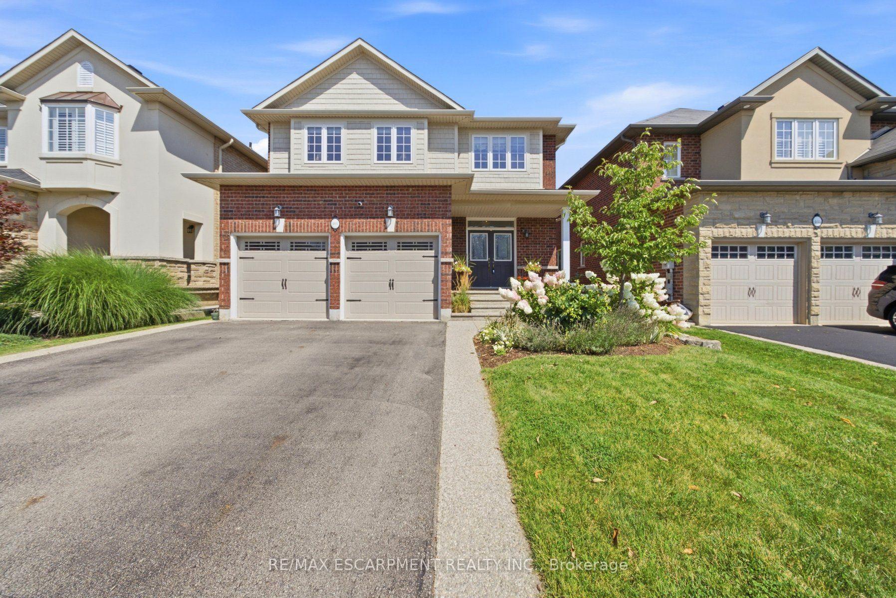 Photo 2 of 401 Valridge Drive, Hamilton, Ancaster — HOMEH
