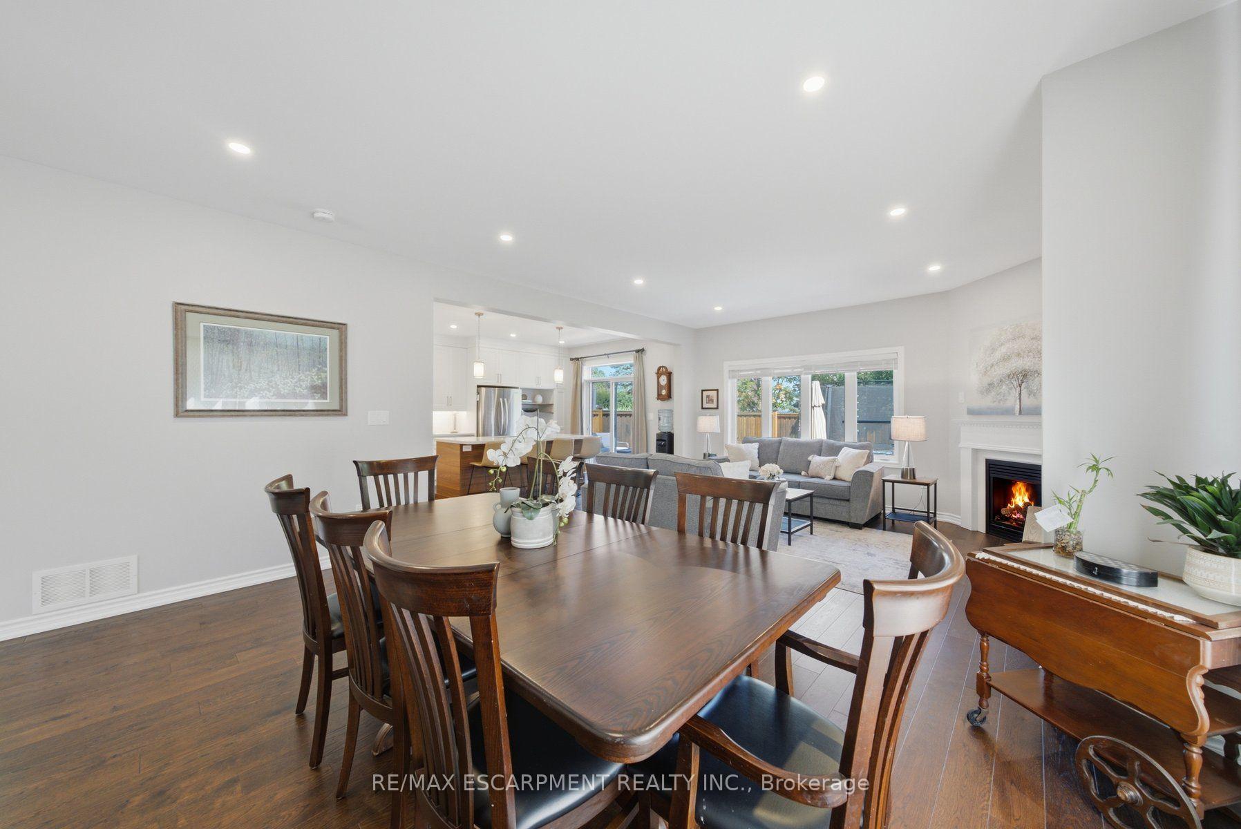 Photo 8 of 401 Valridge Drive, Hamilton, Ancaster — HOMEH