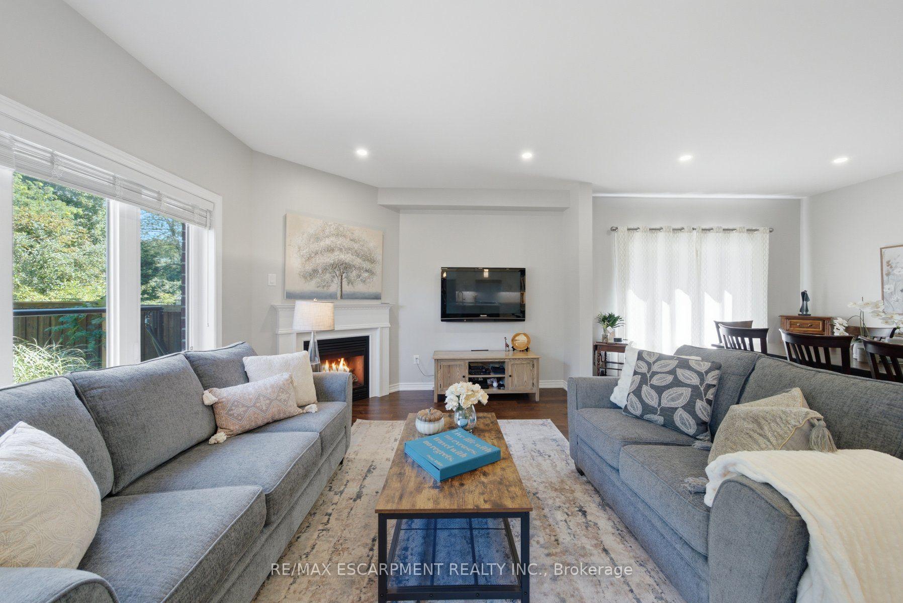 Photo 9 of 401 Valridge Drive, Hamilton, Ancaster — HOMEH
