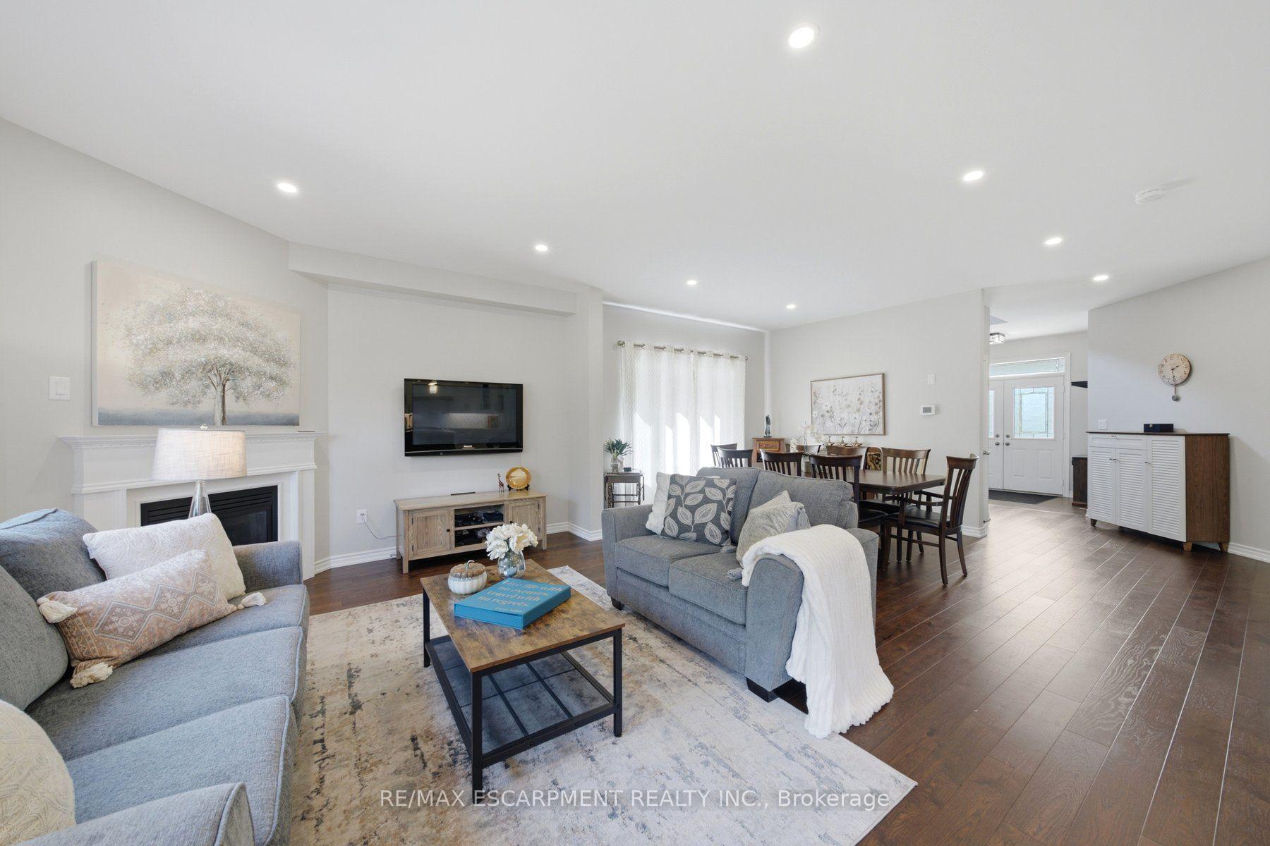 Photo 10 of 401 Valridge Drive, Hamilton, Ancaster — HOMEH