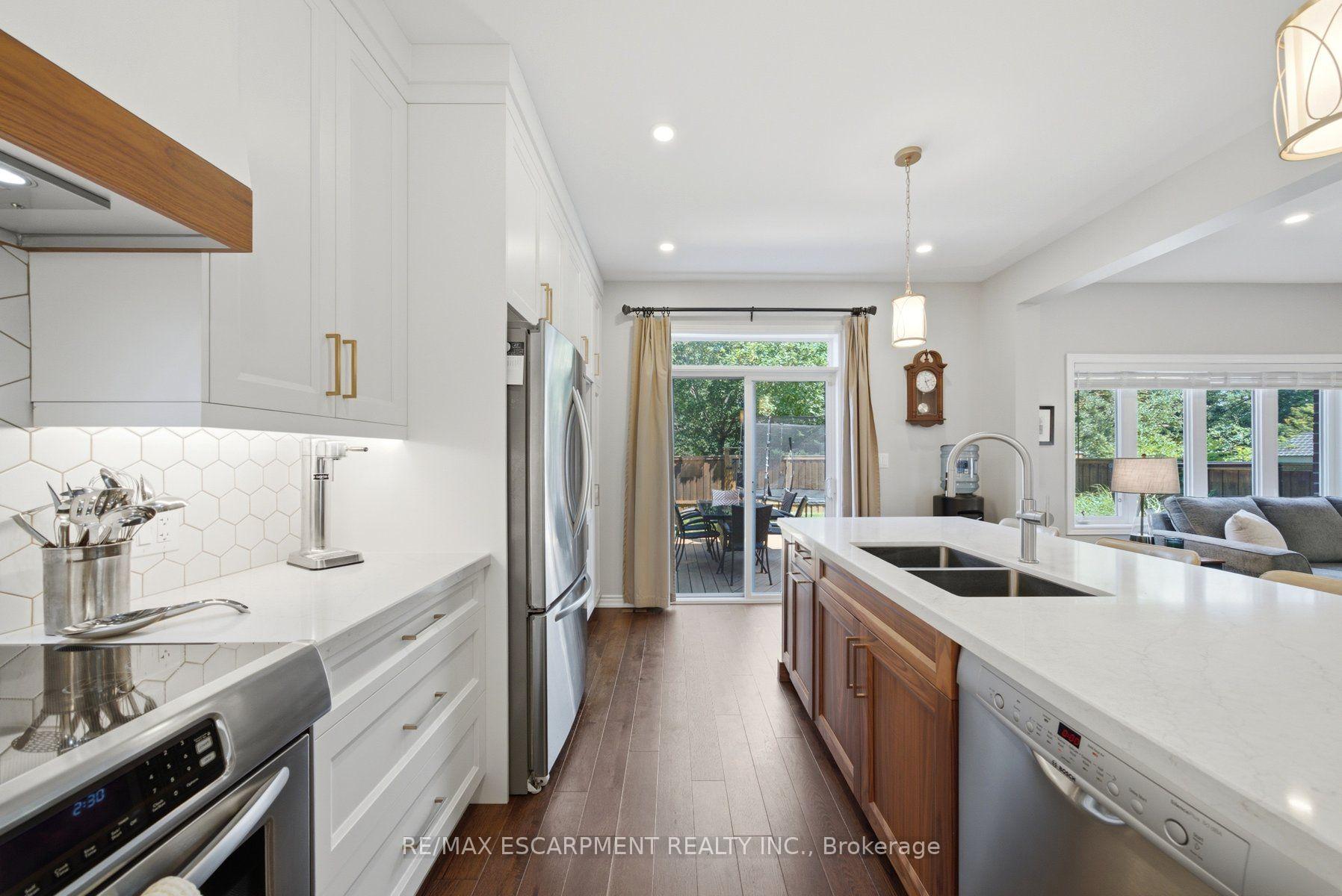Photo 18 of 401 Valridge Drive, Hamilton, Ancaster — HOMEH