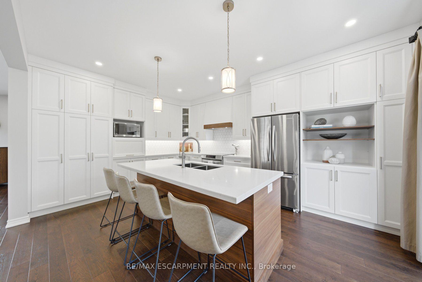Photo 21 of 401 Valridge Drive, Hamilton, Ancaster — HOMEH