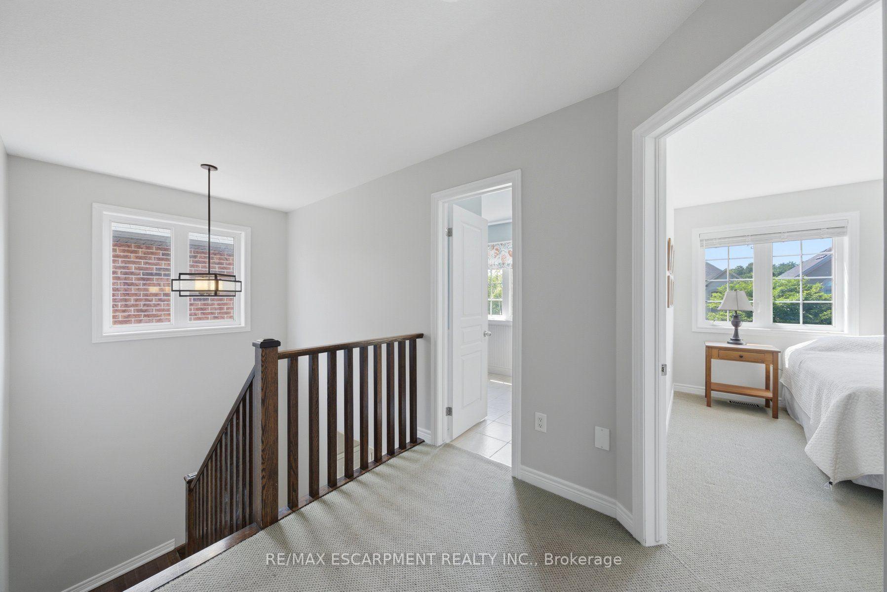 Photo 24 of 401 Valridge Drive, Hamilton, Ancaster — HOMEH