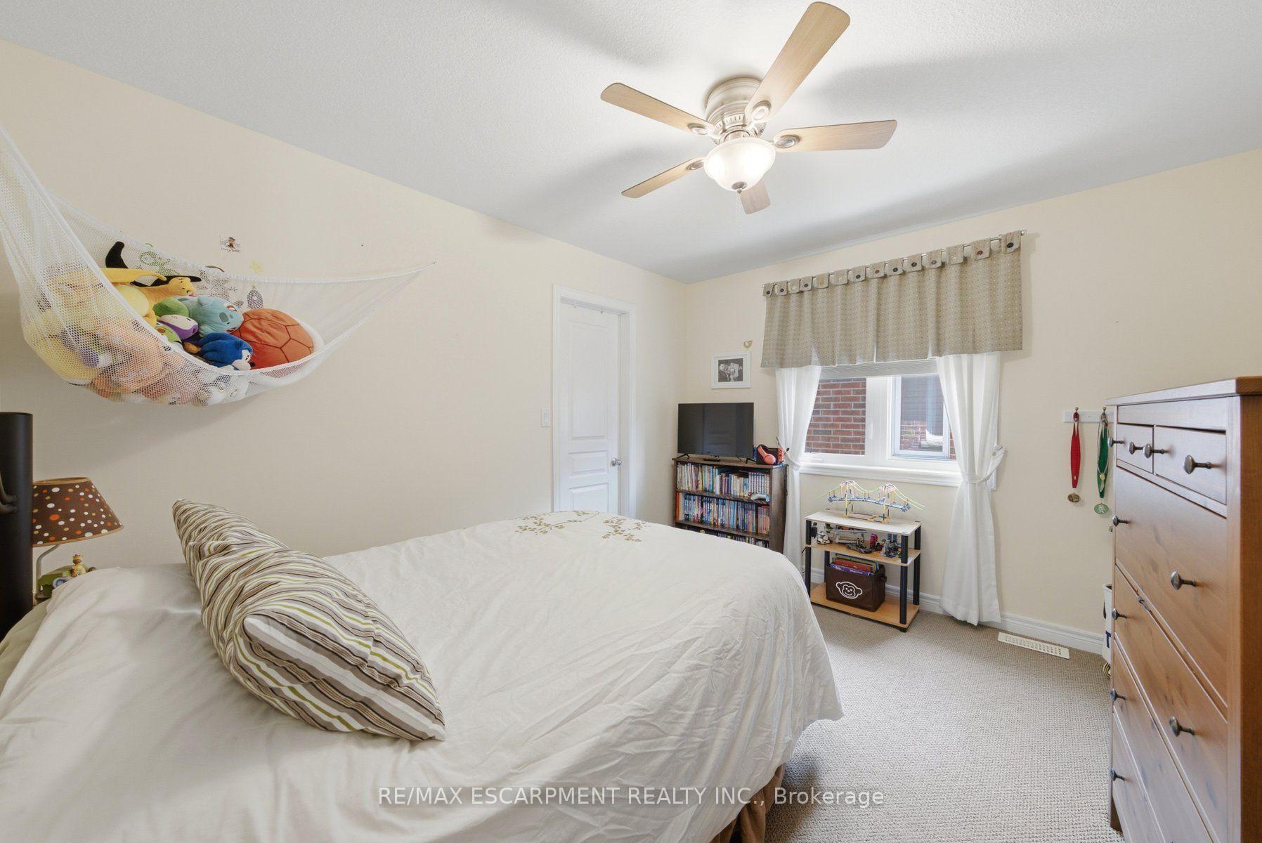 Photo 30 of 401 Valridge Drive, Hamilton, Ancaster — HOMEH