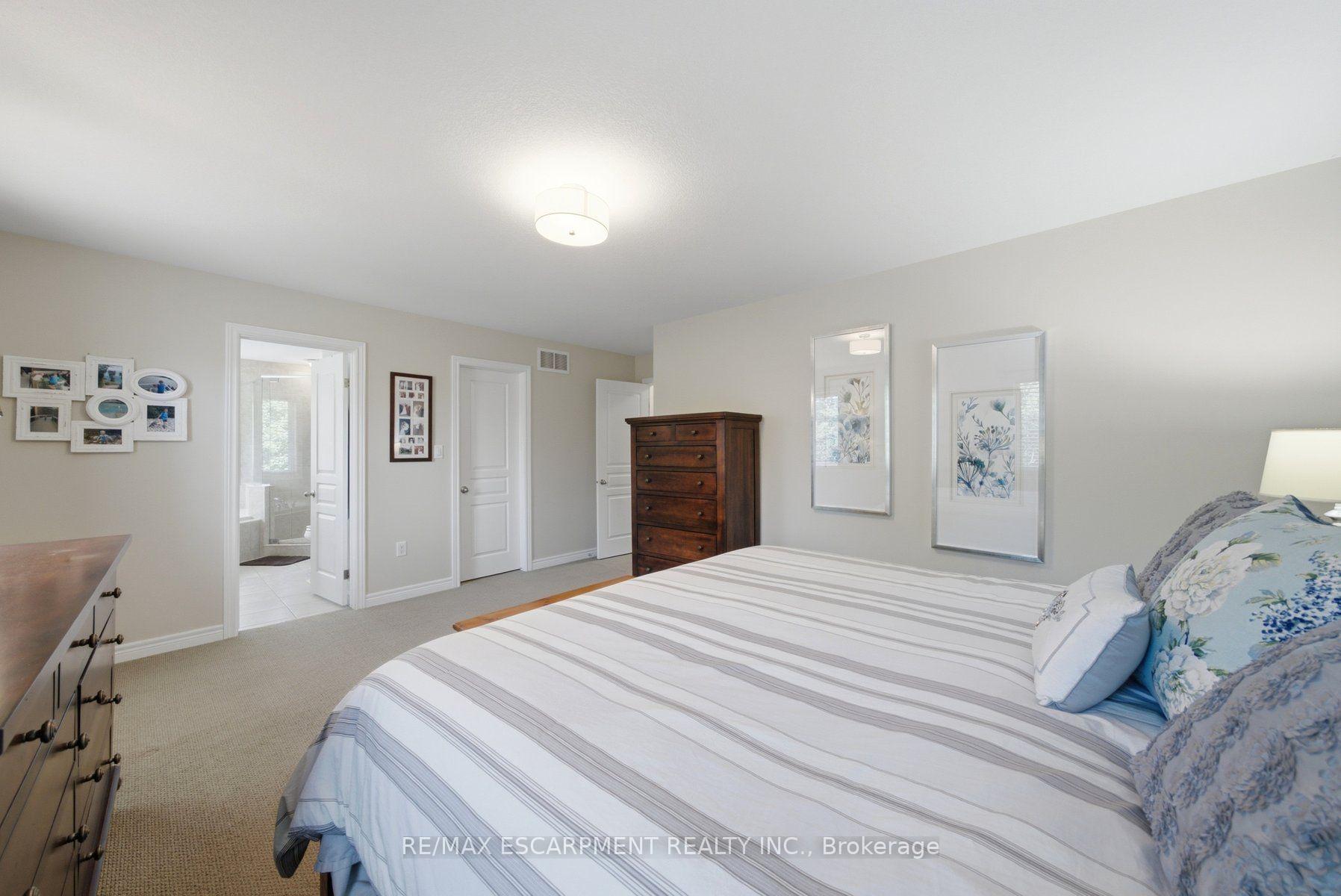 Photo 32 of 401 Valridge Drive, Hamilton, Ancaster — HOMEH