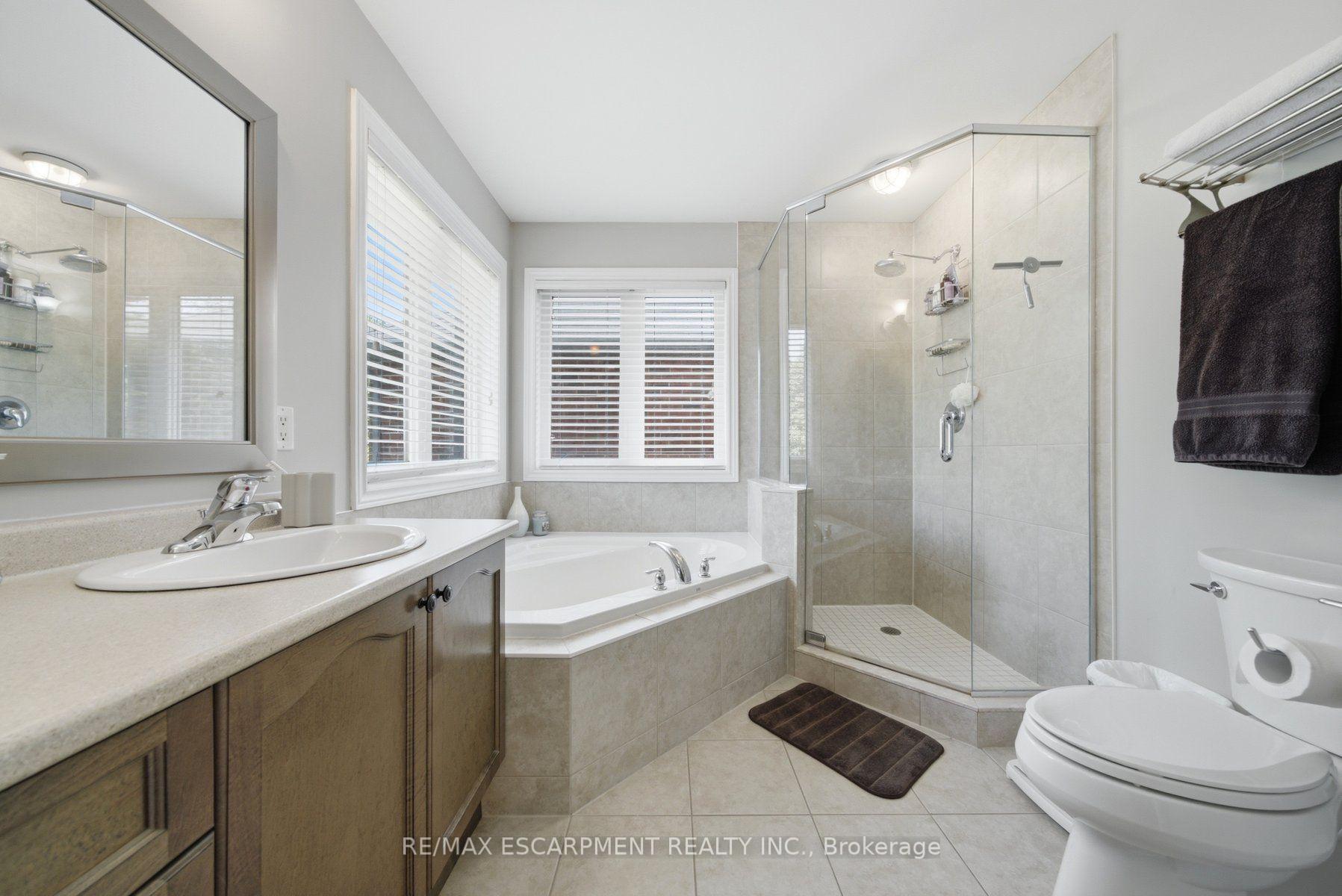 Photo 34 of 401 Valridge Drive, Hamilton, Ancaster — HOMEH