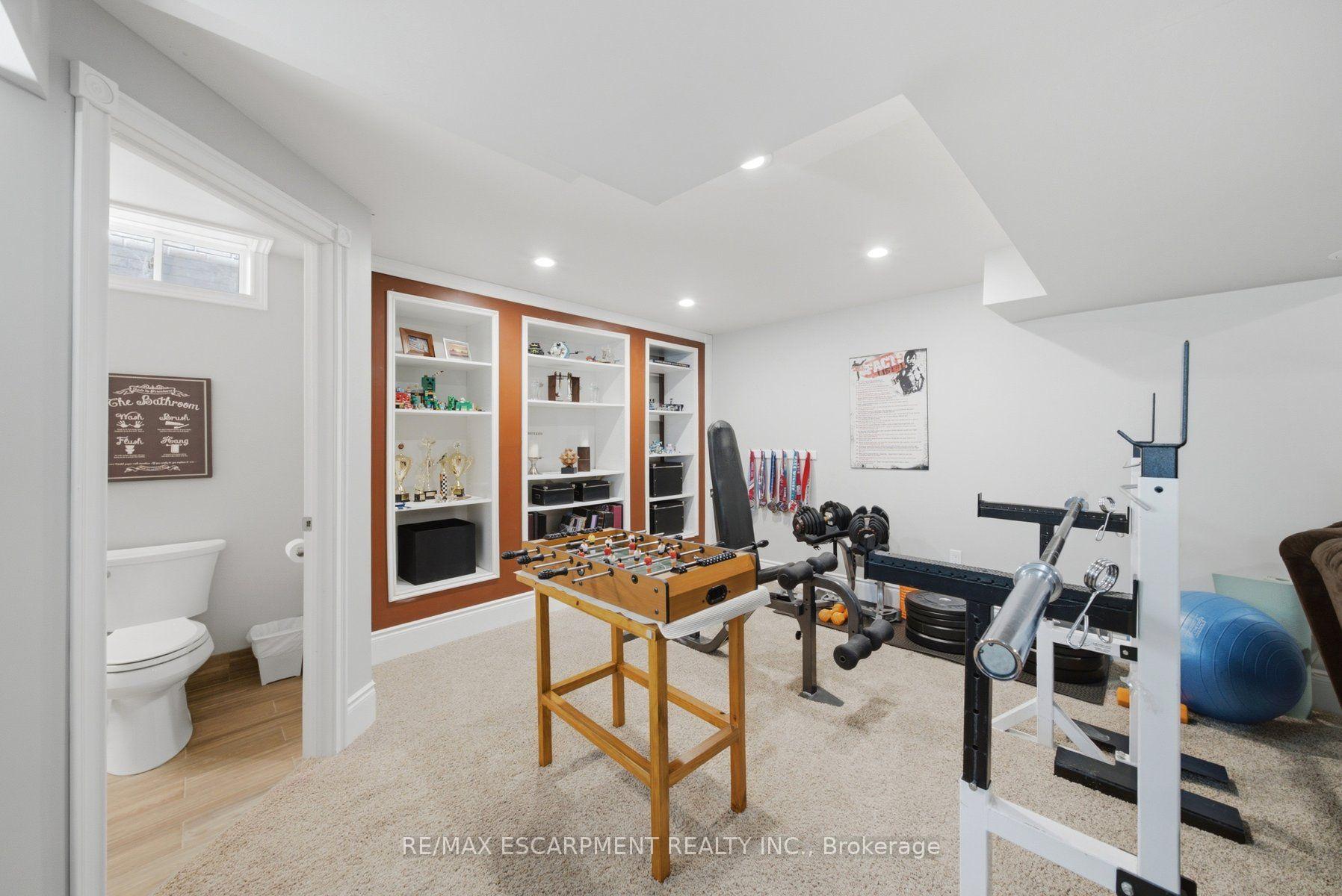 Photo 38 of 401 Valridge Drive, Hamilton, Ancaster — HOMEH