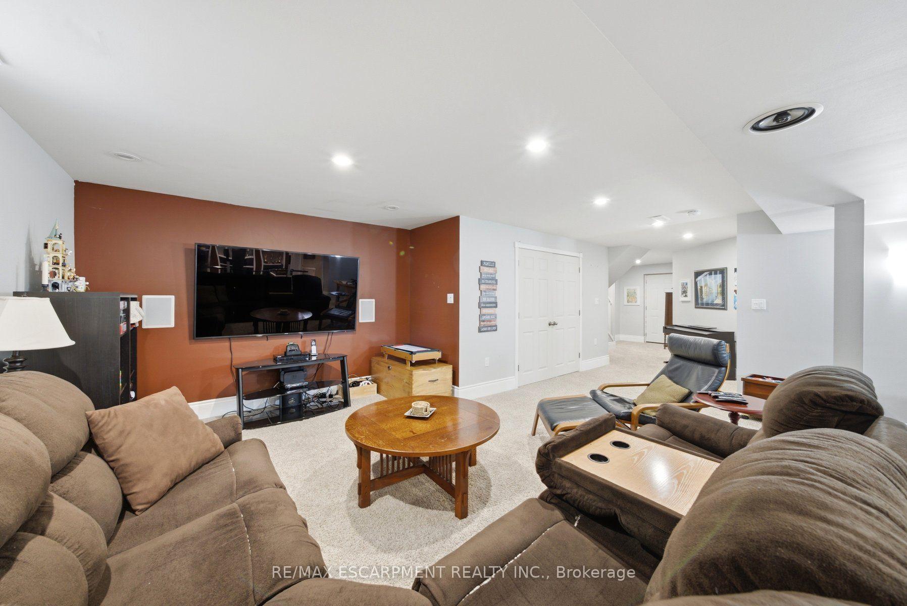 Photo 39 of 401 Valridge Drive, Hamilton, Ancaster — HOMEH