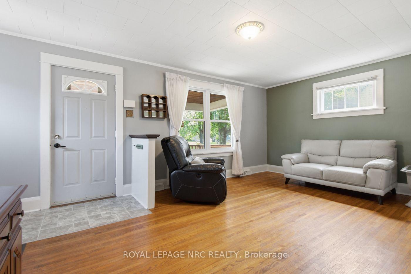 Photo 5 of 60 Forest Avenue, Port Colborne, Sugarloaf — HOMEH