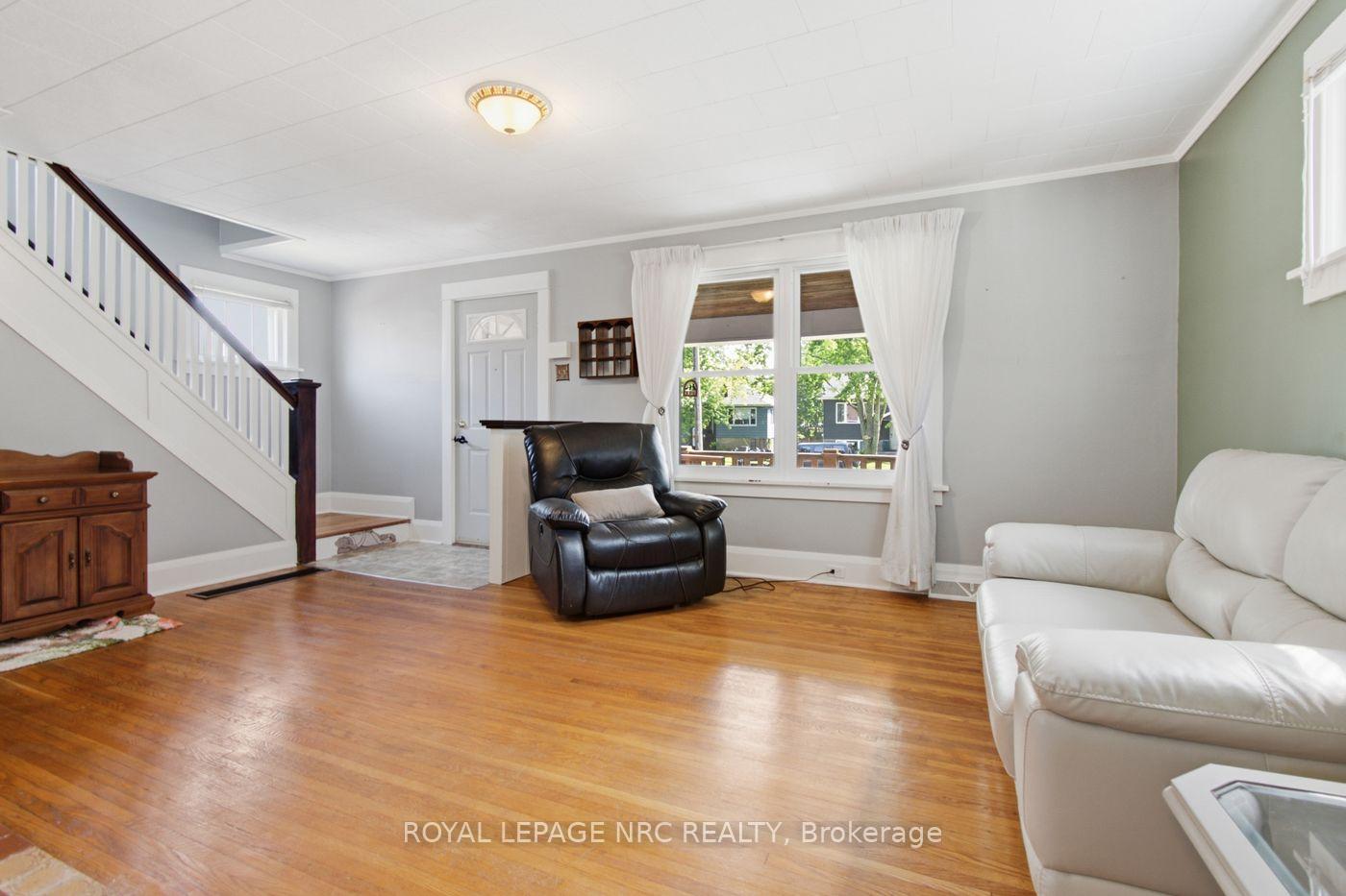 Photo 6 of 60 Forest Avenue, Port Colborne, Sugarloaf — HOMEH