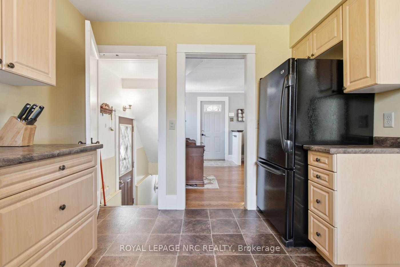 Photo 15 of 60 Forest Avenue, Port Colborne, Sugarloaf — HOMEH